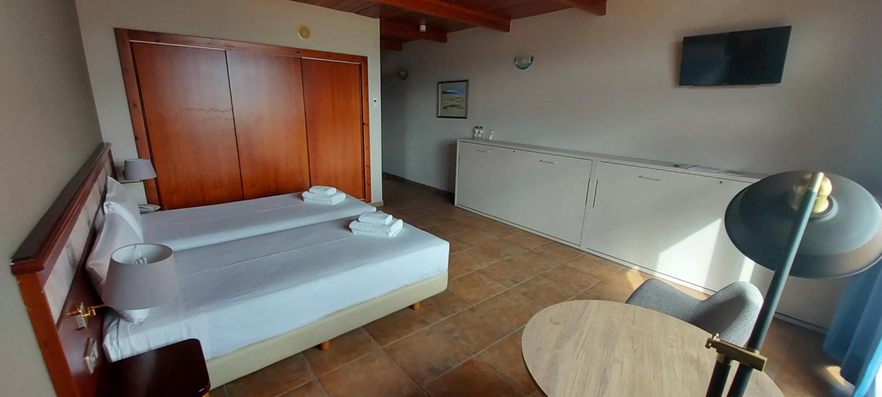 Photo of the whole room, Bed in Mas de la Sala