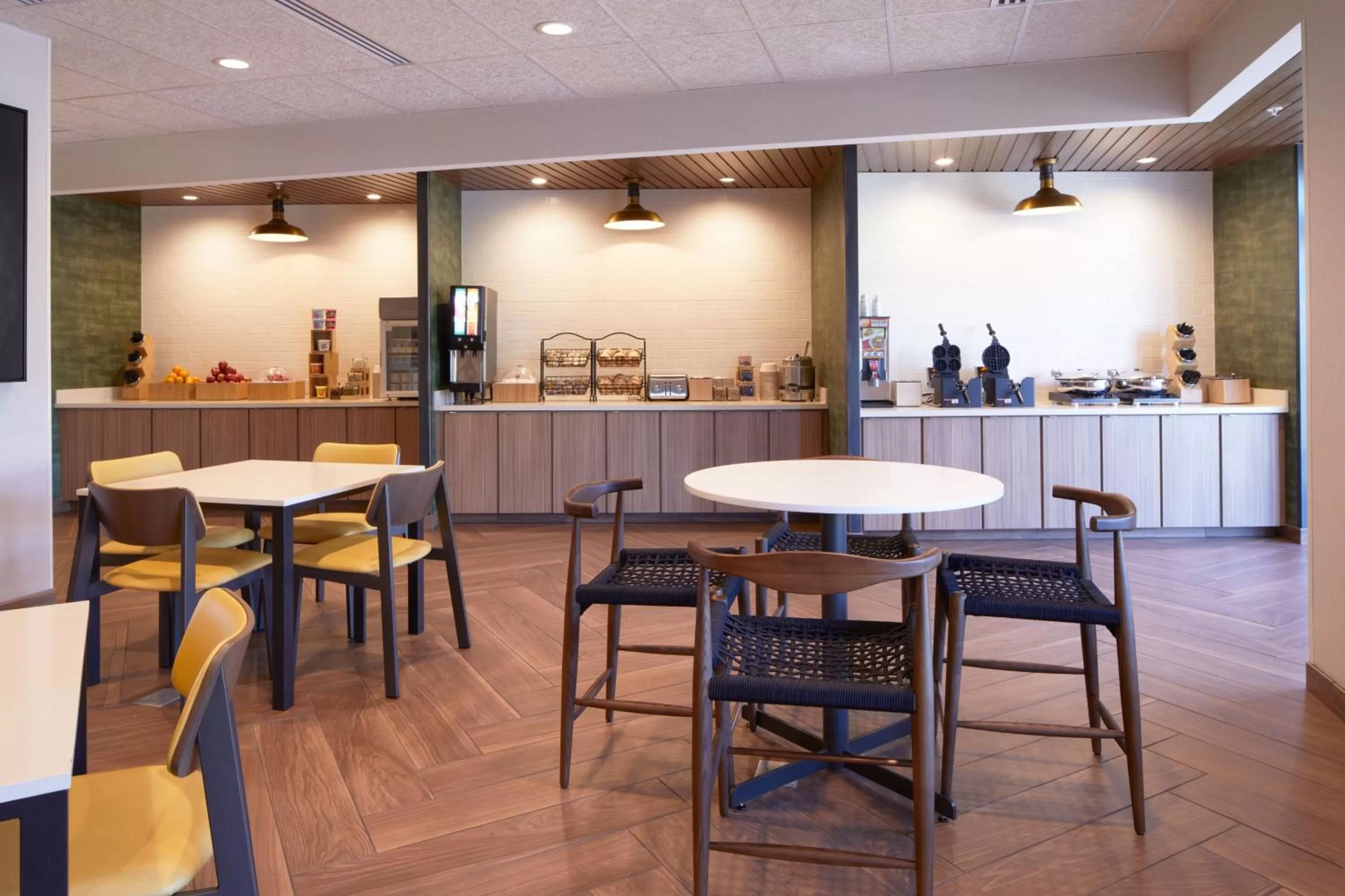 Breakfast in Fairfield by Marriott Inn & Suites Palmdale West