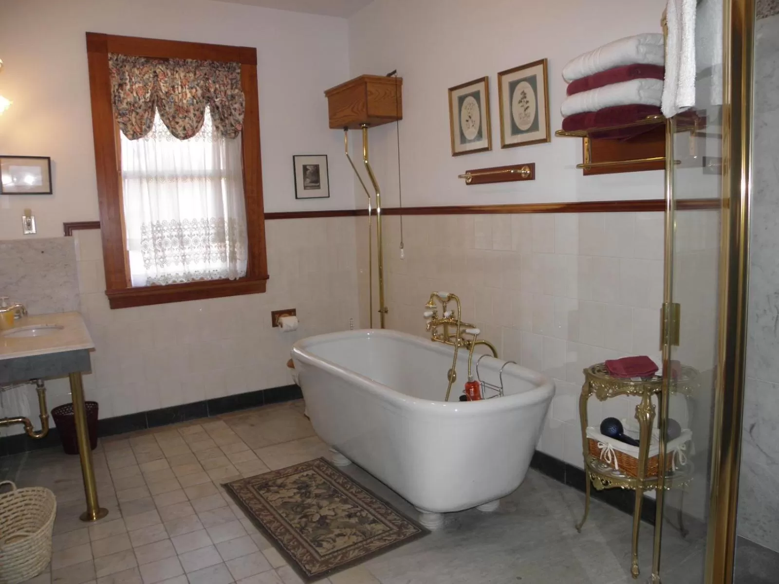 Shower in Lehmann House Bed & Breakfast