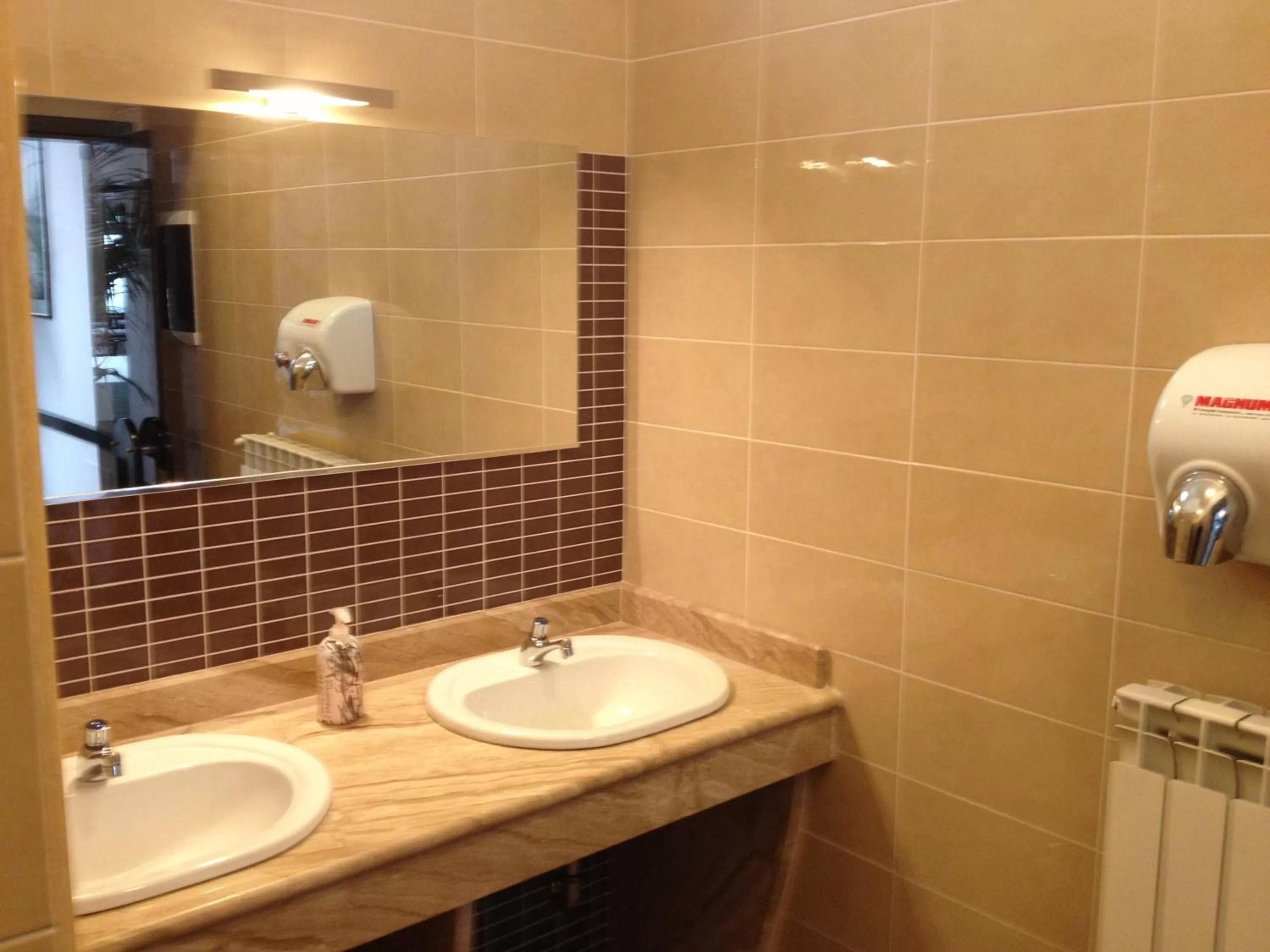 Bathroom in Hotel Fini