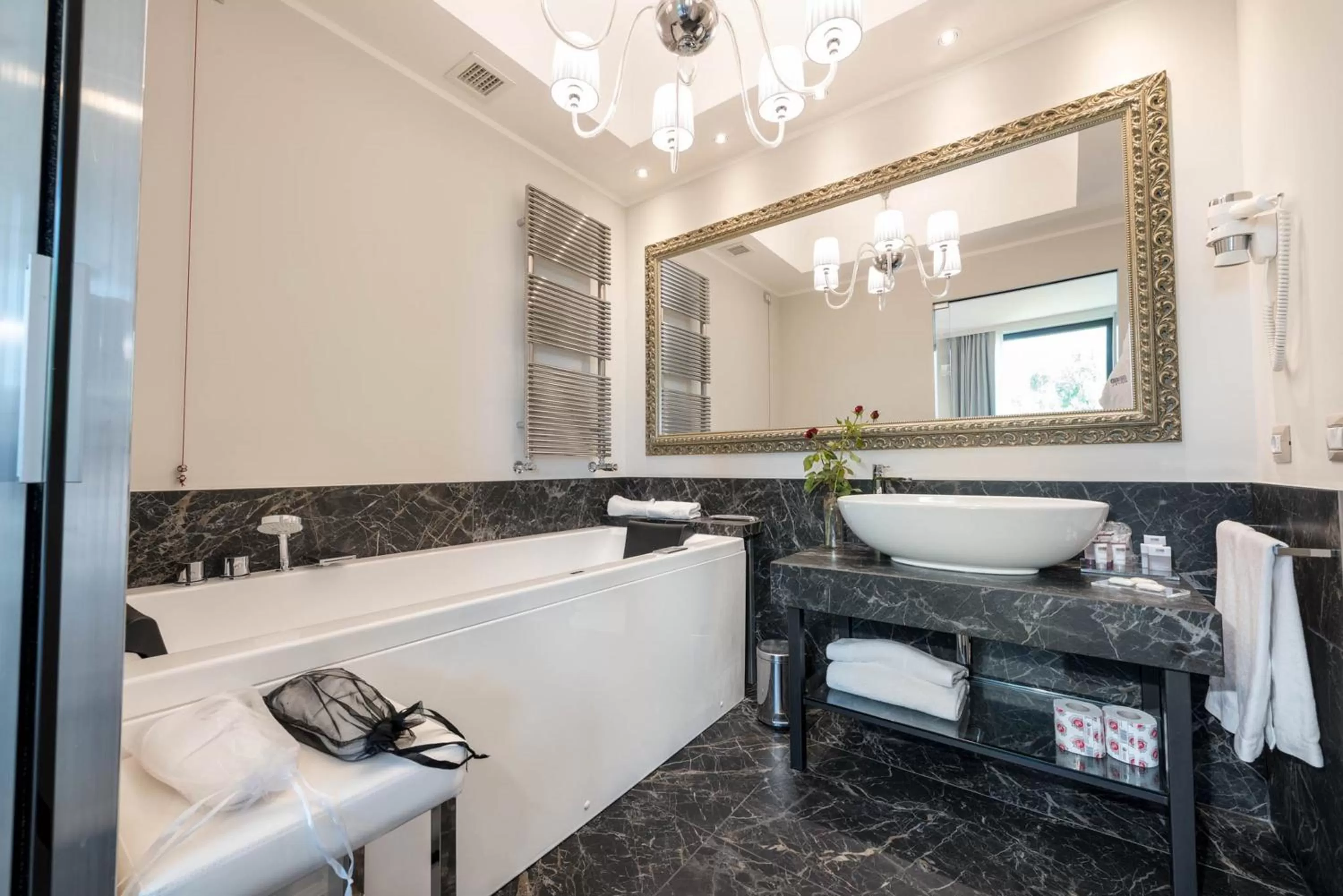 Toilet in DB Hotel Verona Airport Congress & Spa