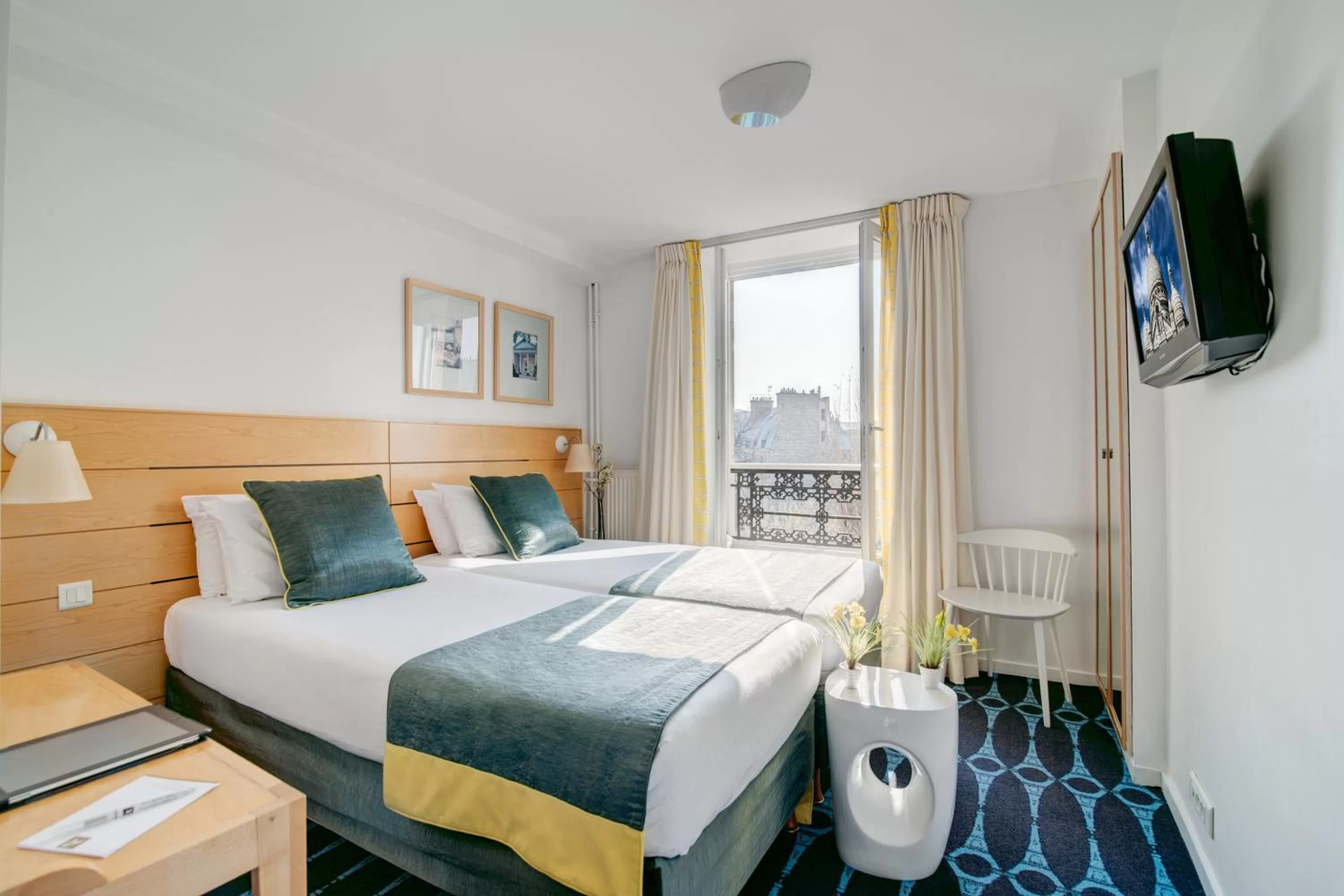 Bedroom, Bed in Hotel Lorette - Astotel