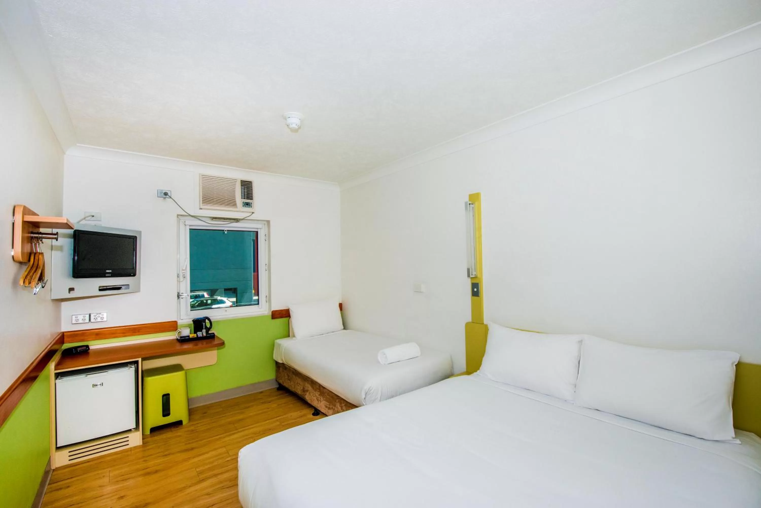 Photo of the whole room, Bed in ibis Budget Brisbane Airport