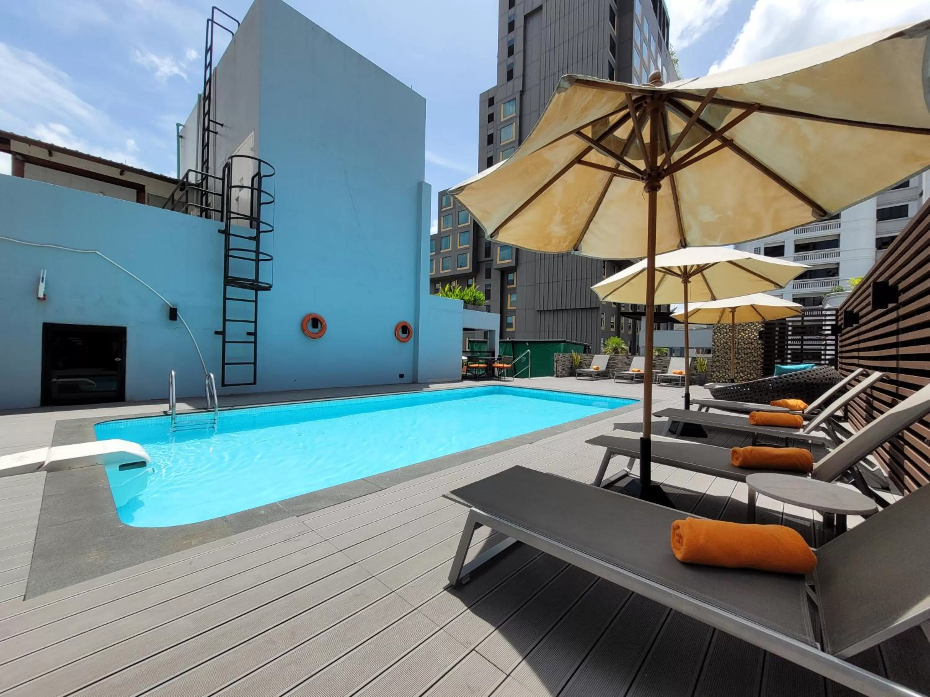 Swimming pool in Citrus Suites Sukhumvit 6 by Compass Hospitality