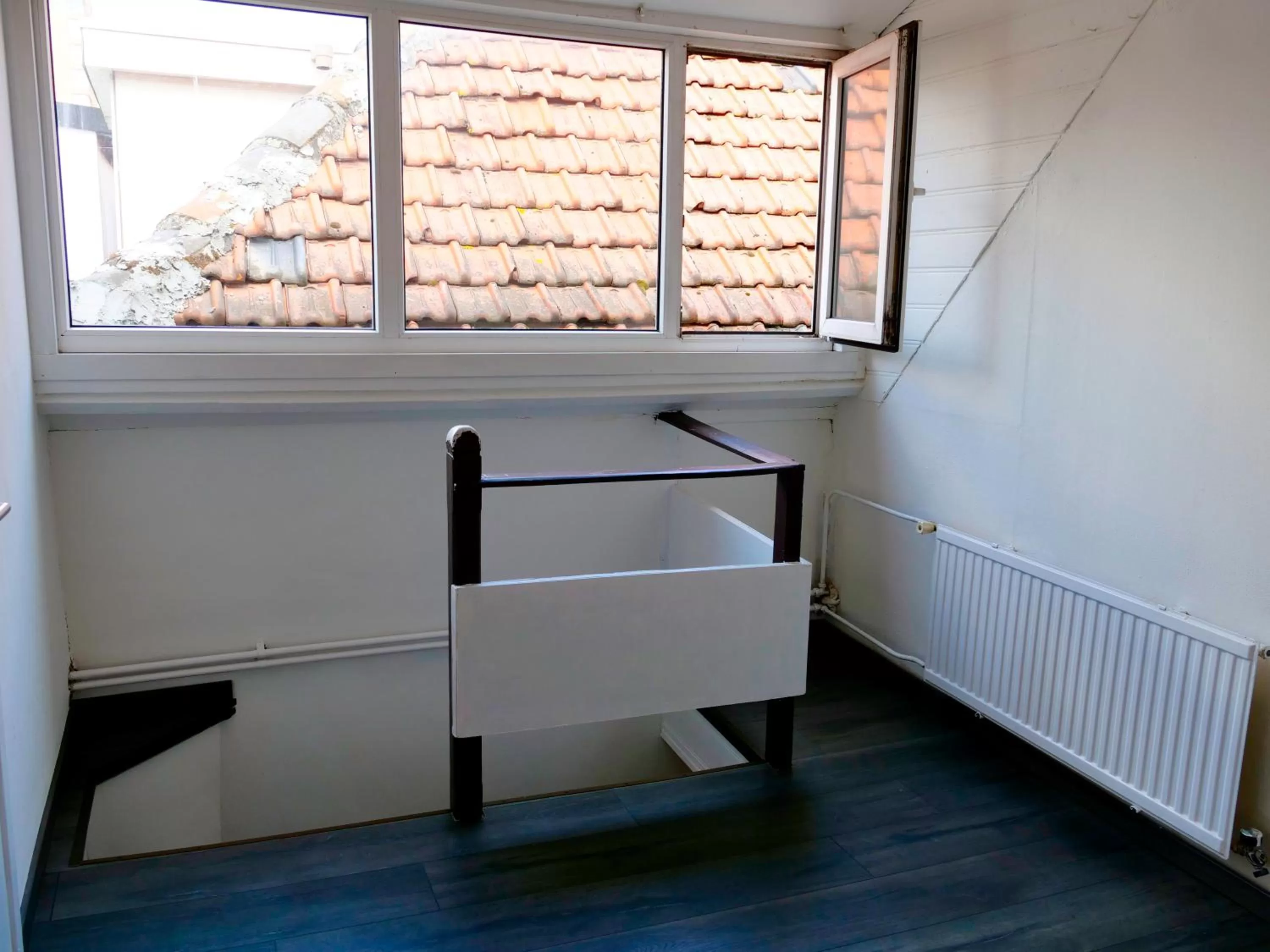 laundry, Kitchen/Kitchenette in The Diesel Bed and Breakfast