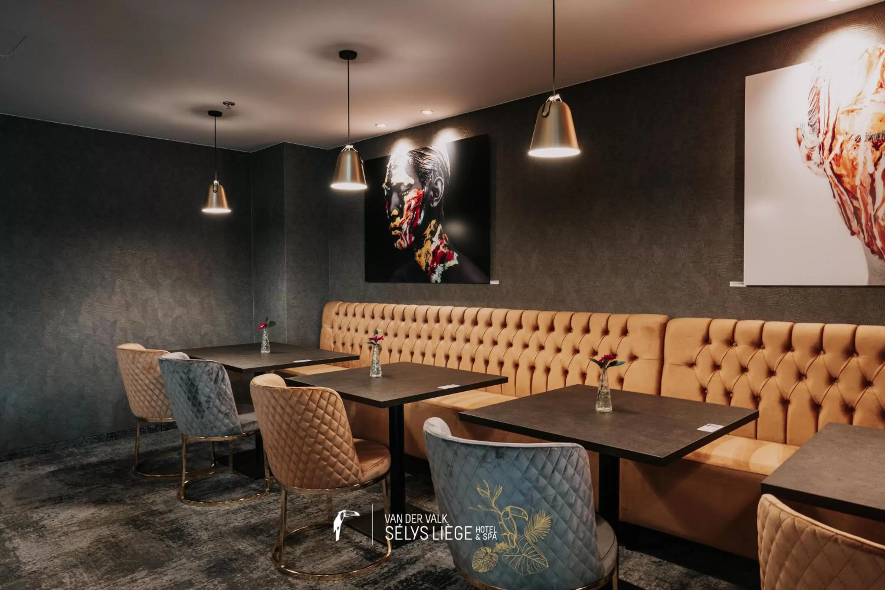 Lounge or bar in Van Der Valk Sélys Liège Hotel & Spa