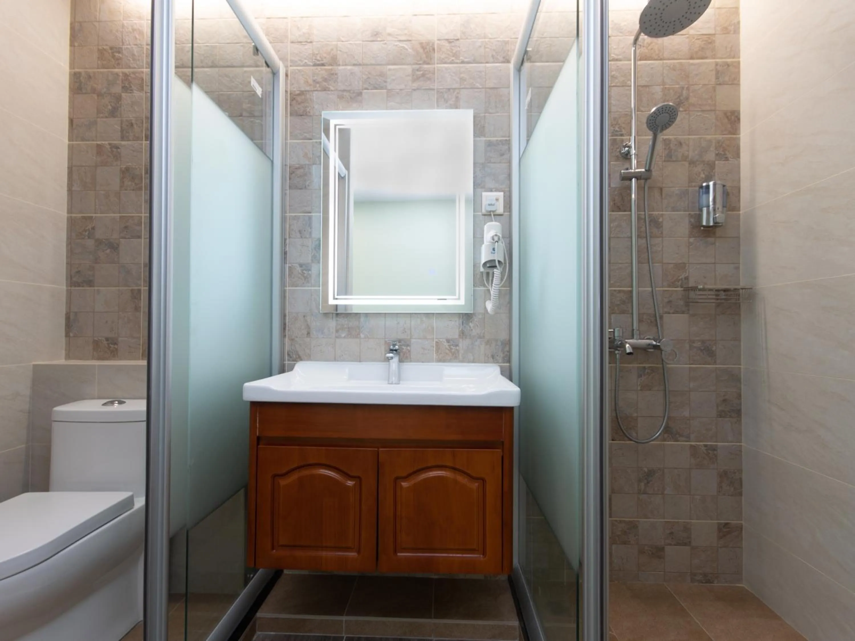 Bathroom in OYO 89375 Regent Hotel