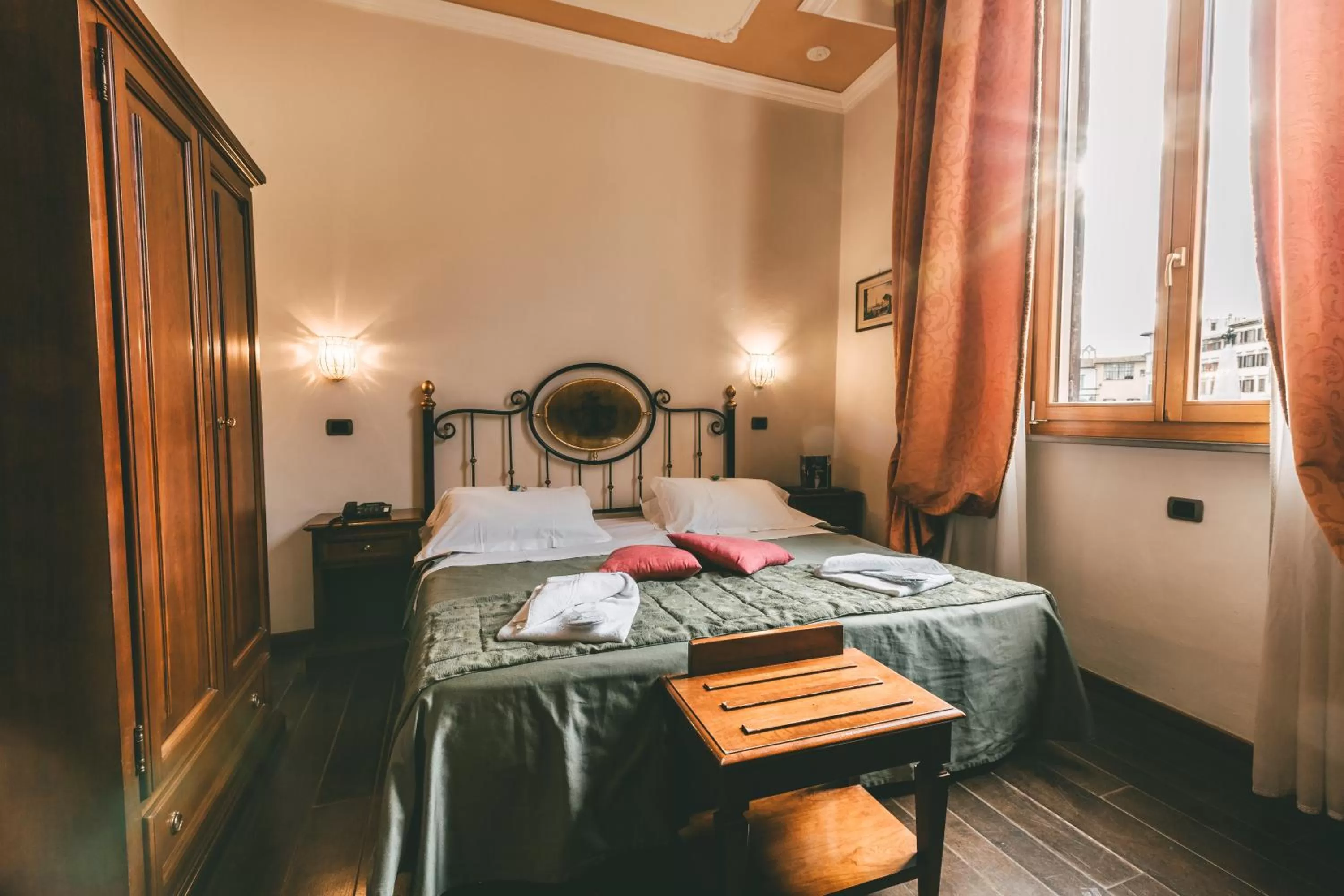 Bed in Domus Florentiae Hotel