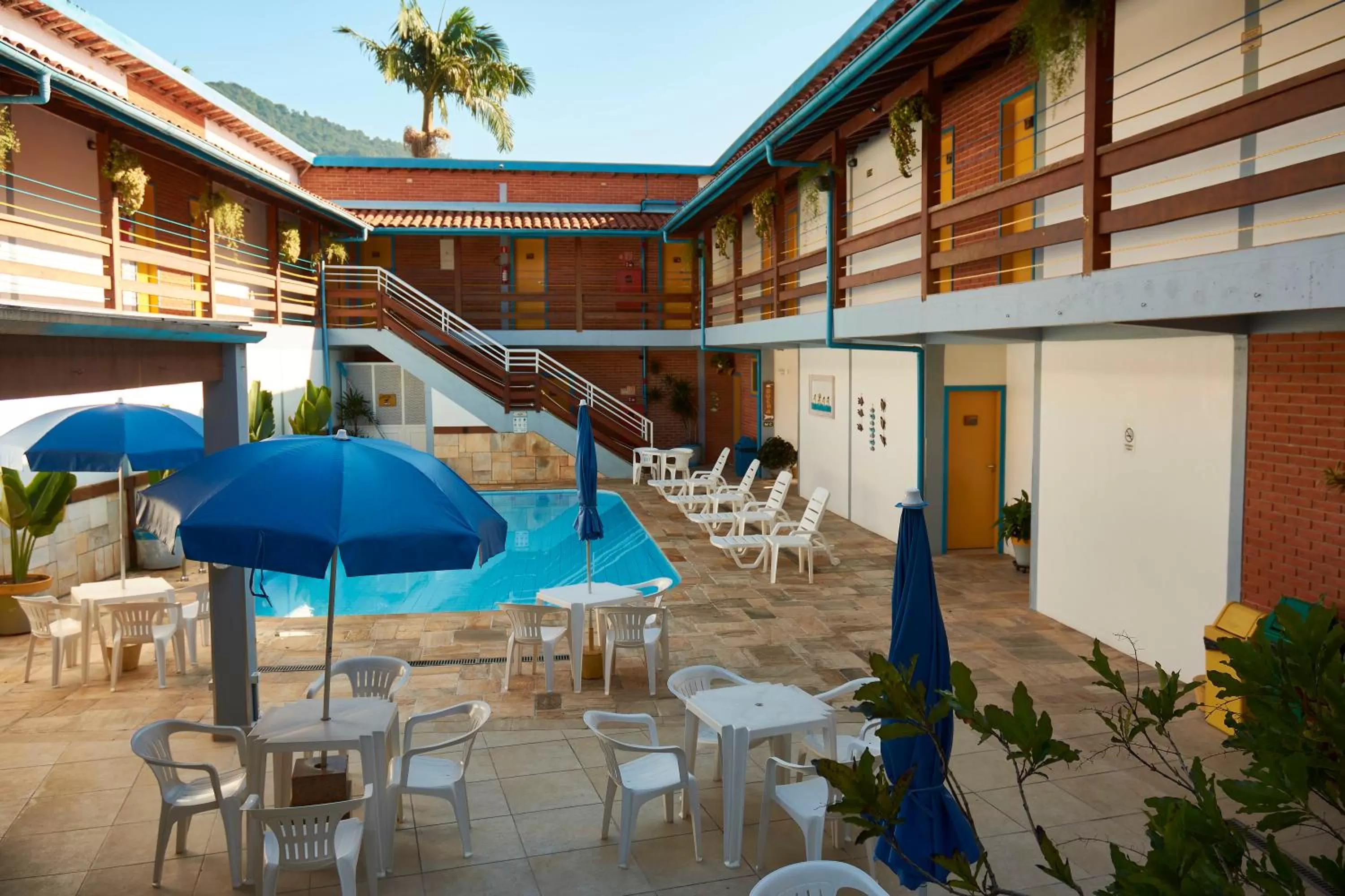 Swimming pool in Hotel e Pousada Pouso54