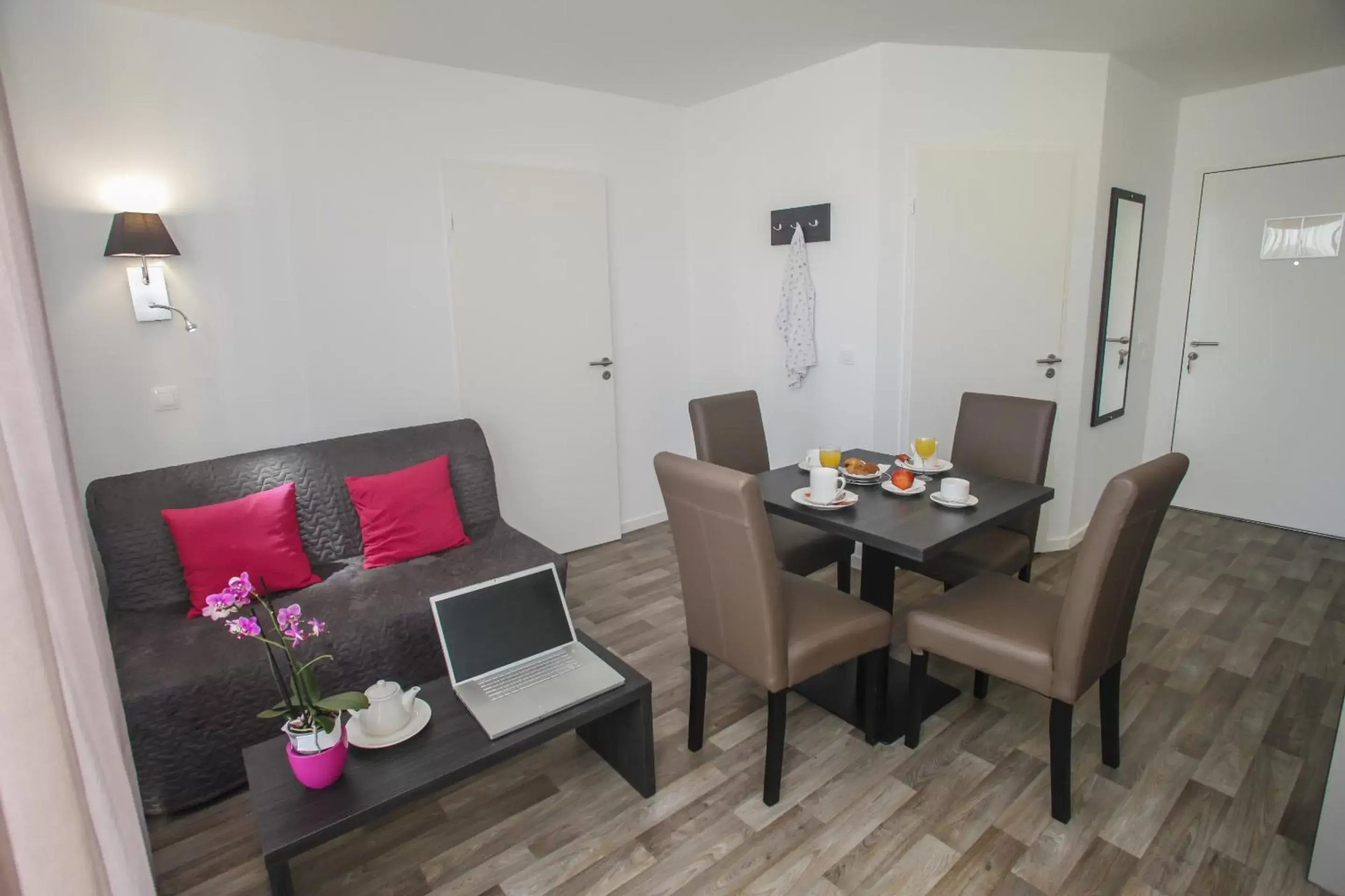 One-Bedroom Apartment (4 Adults) in Appart Hotel Odalys City Paris Levallois One-Bedroom Apartment (4 Adults) in Appart Hotel Odalys City Paris Levallois