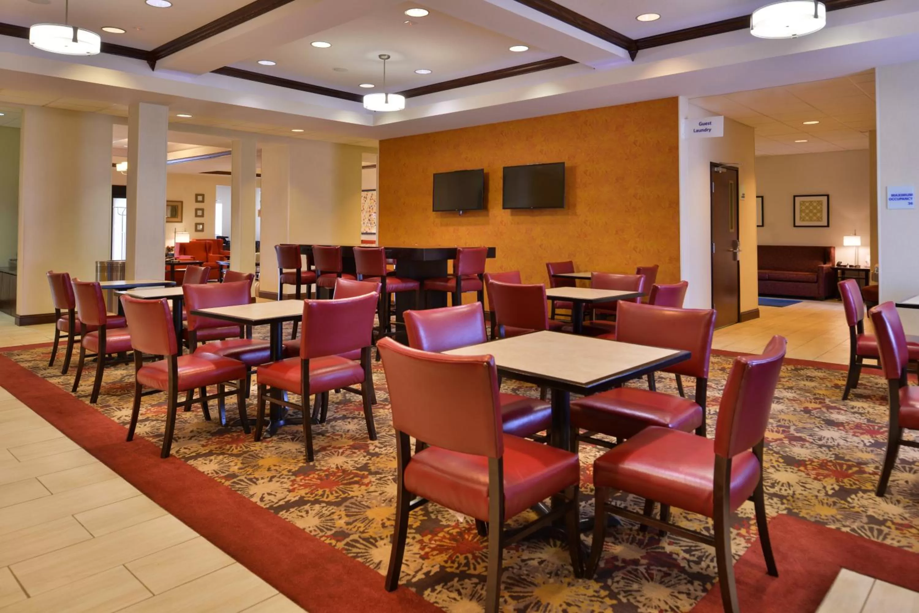 Breakfast in Holiday Inn Express & Suites Pittsburg by IHG