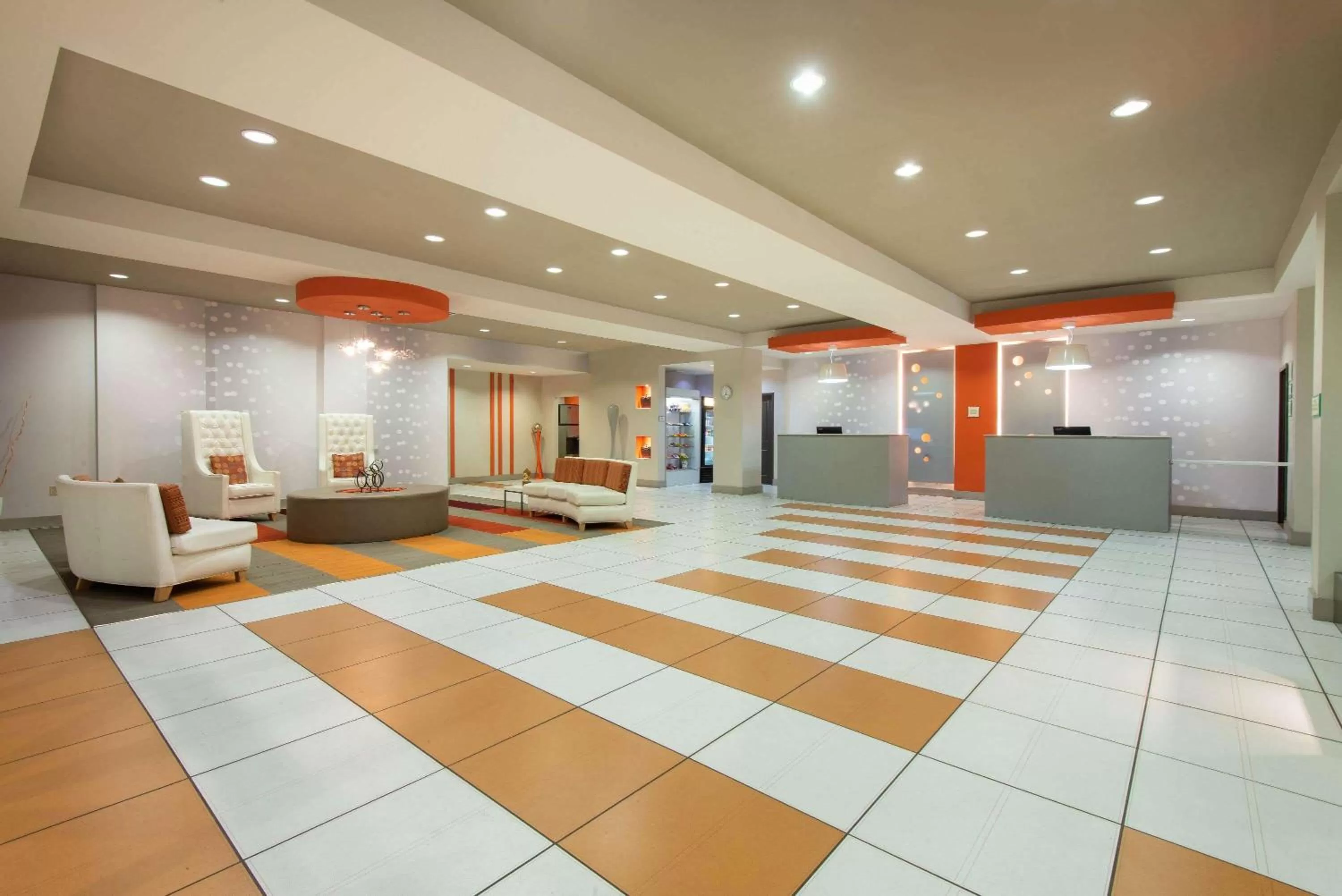 Lobby or reception in La Quinta by Wyndham Harrisburg-Hershey