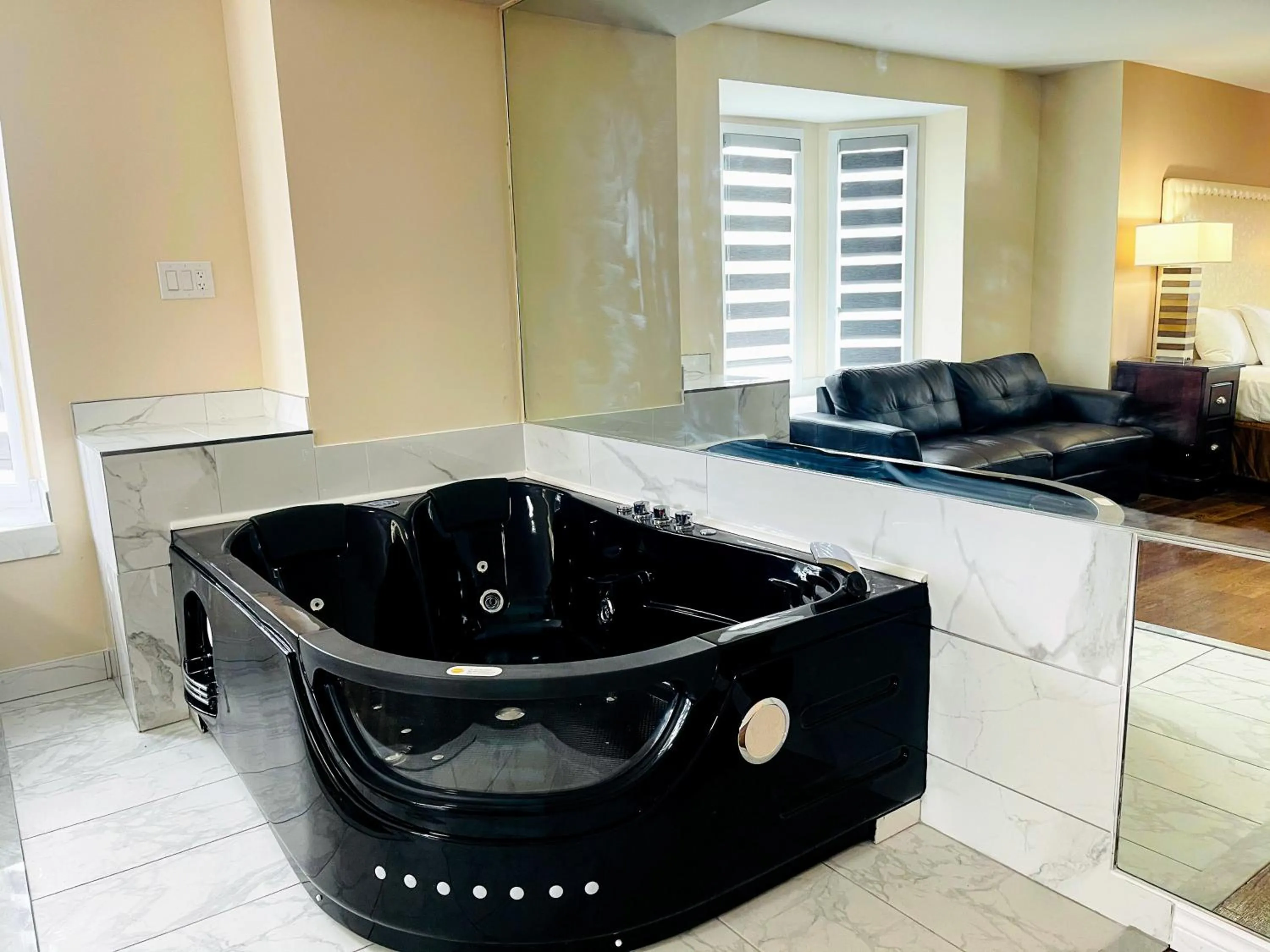 Falls Lodge & Suites