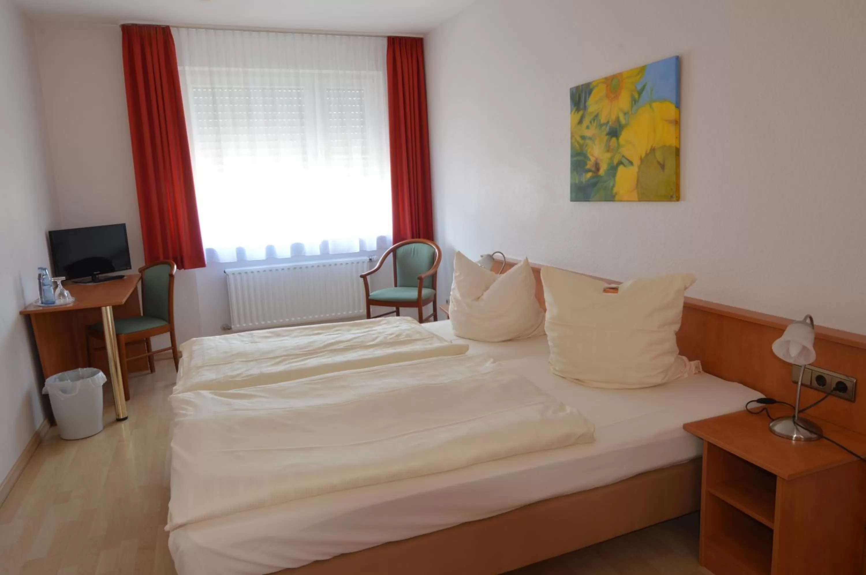 Photo of the whole room, Bed in Aktivhotel Alter Kaiser