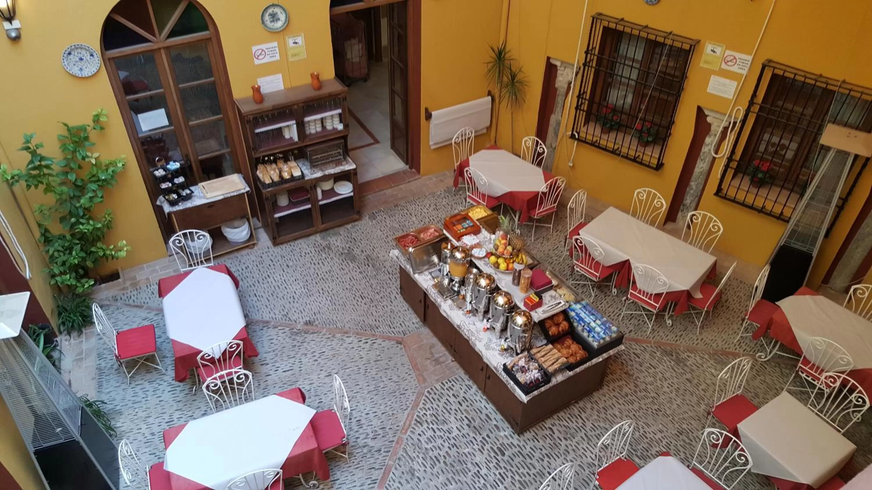 Buffet breakfast in Hotel Casa Museo de la Mezquita