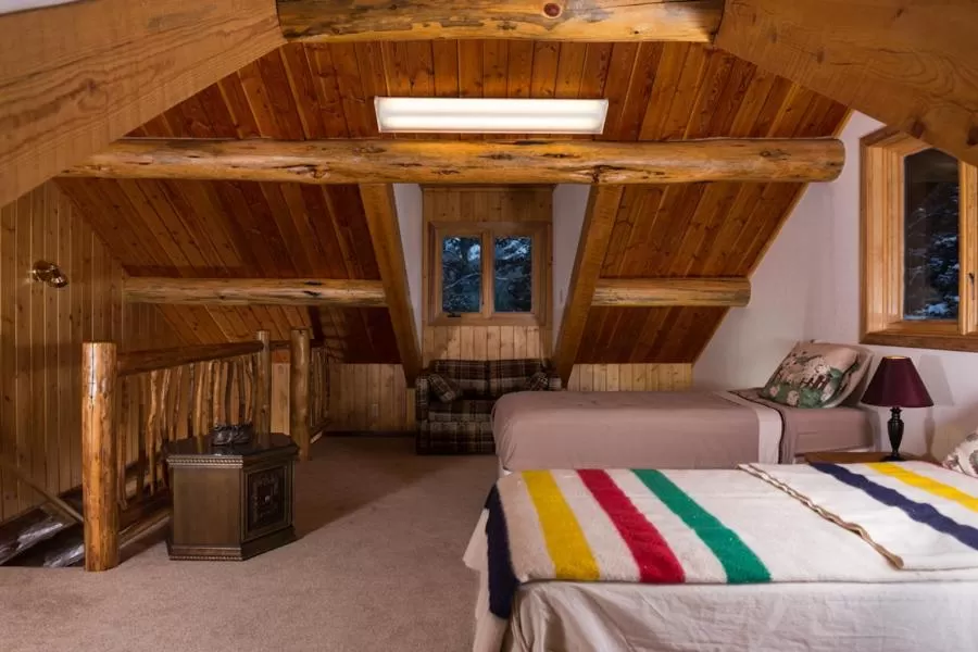 Bed in Silver Gate Lodging