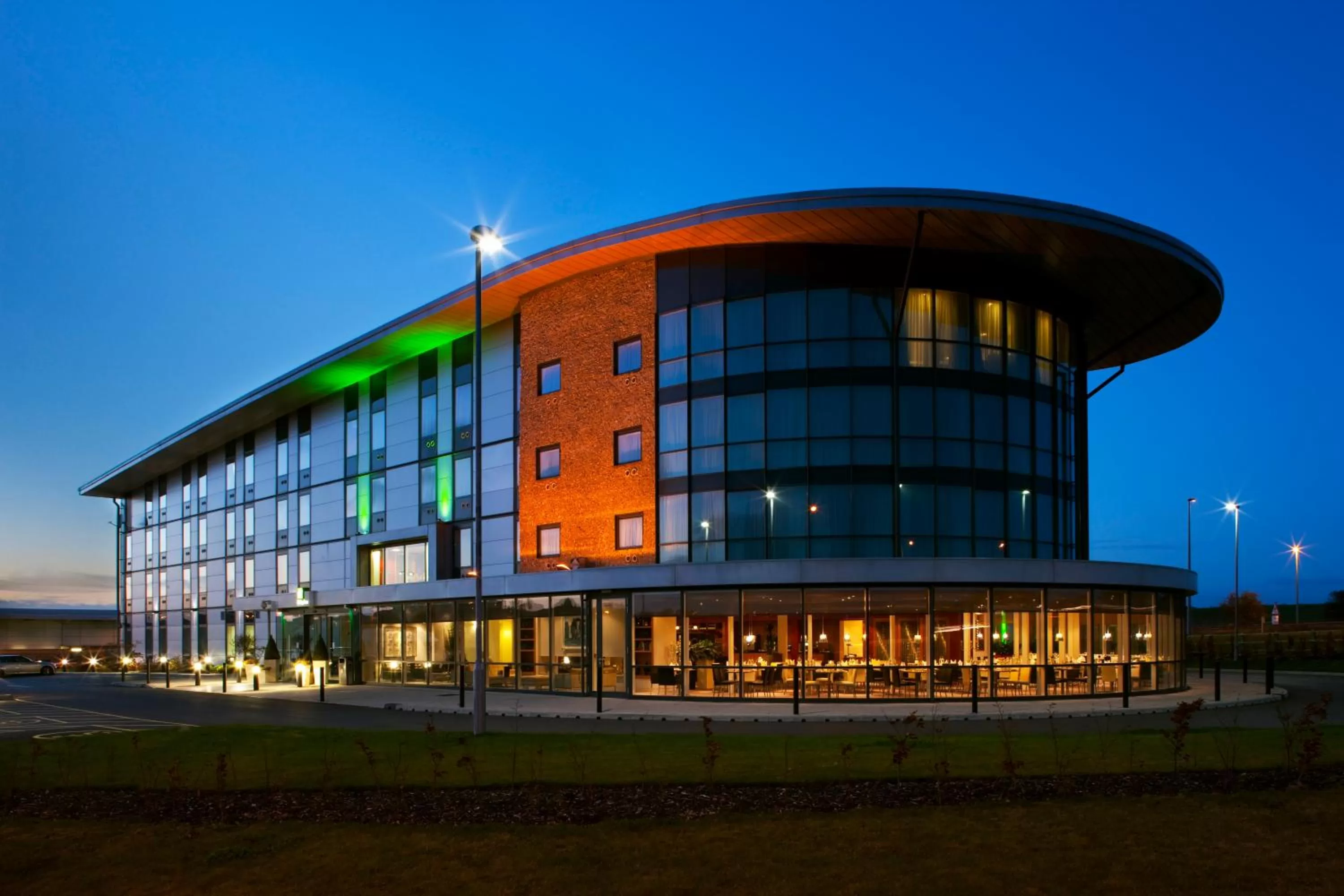 Property building in Holiday Inn Salisbury - Stonehenge by IHG