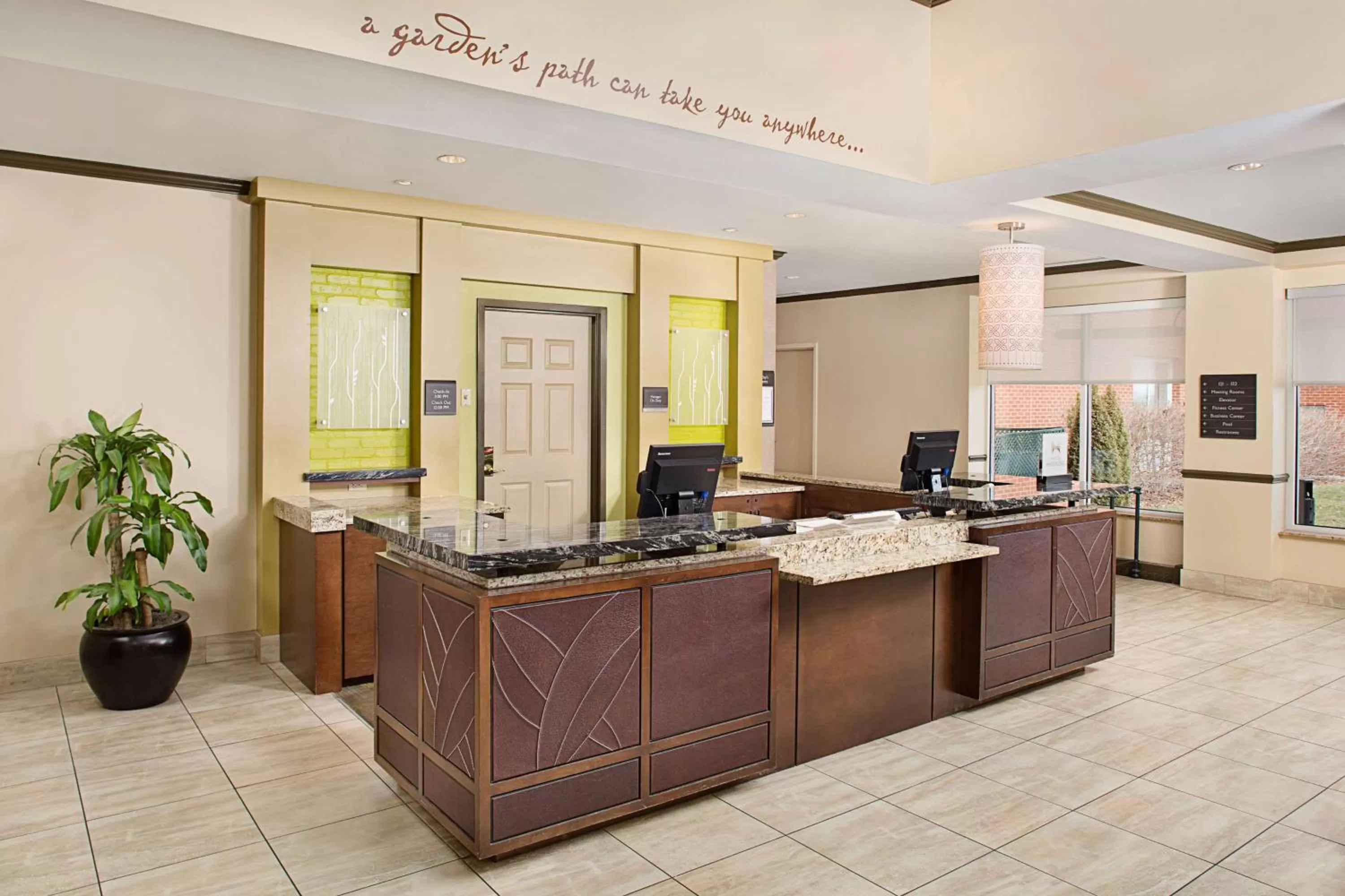 Lobby or reception in Hilton Garden Inn Hartford North-Bradley International Airport