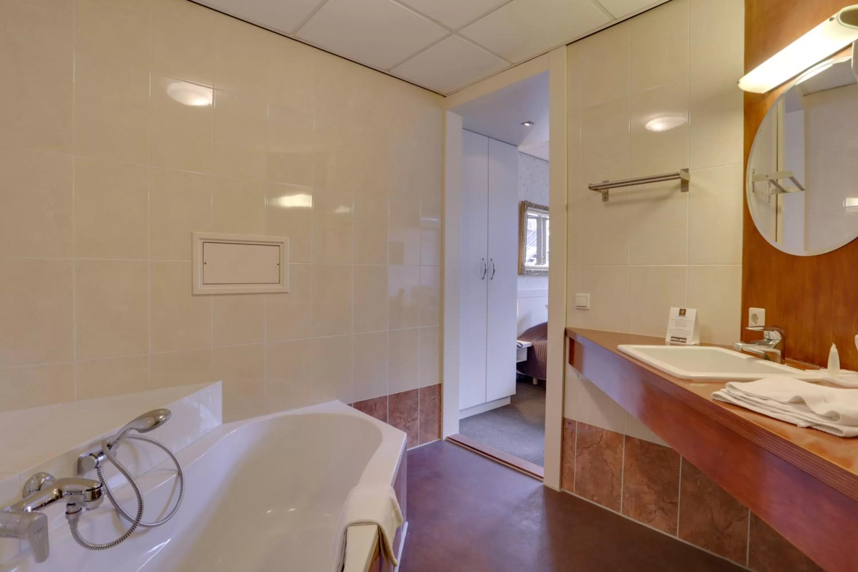 Bathroom in Queen Hotel