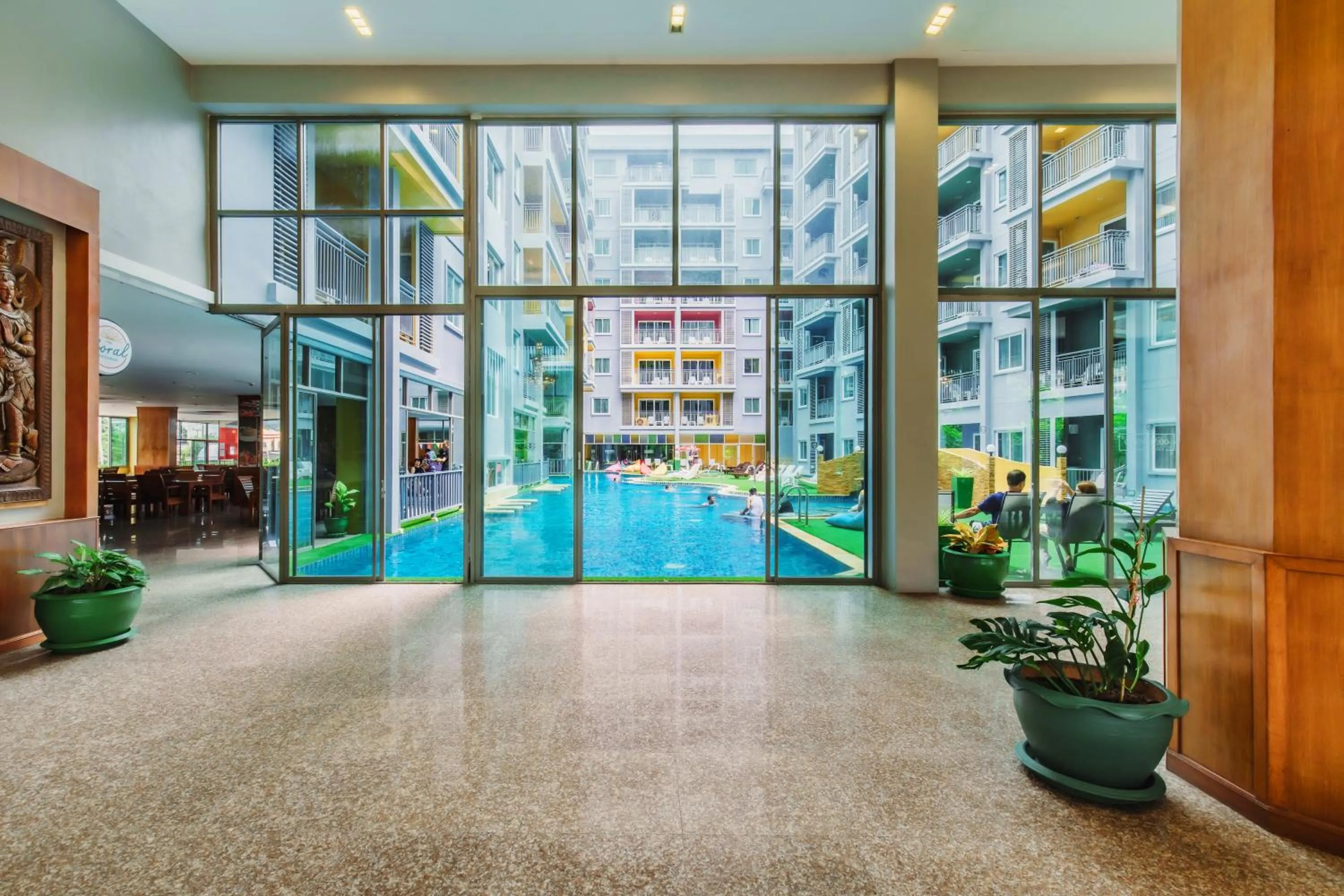 Swimming pool in Elite Suites Patong