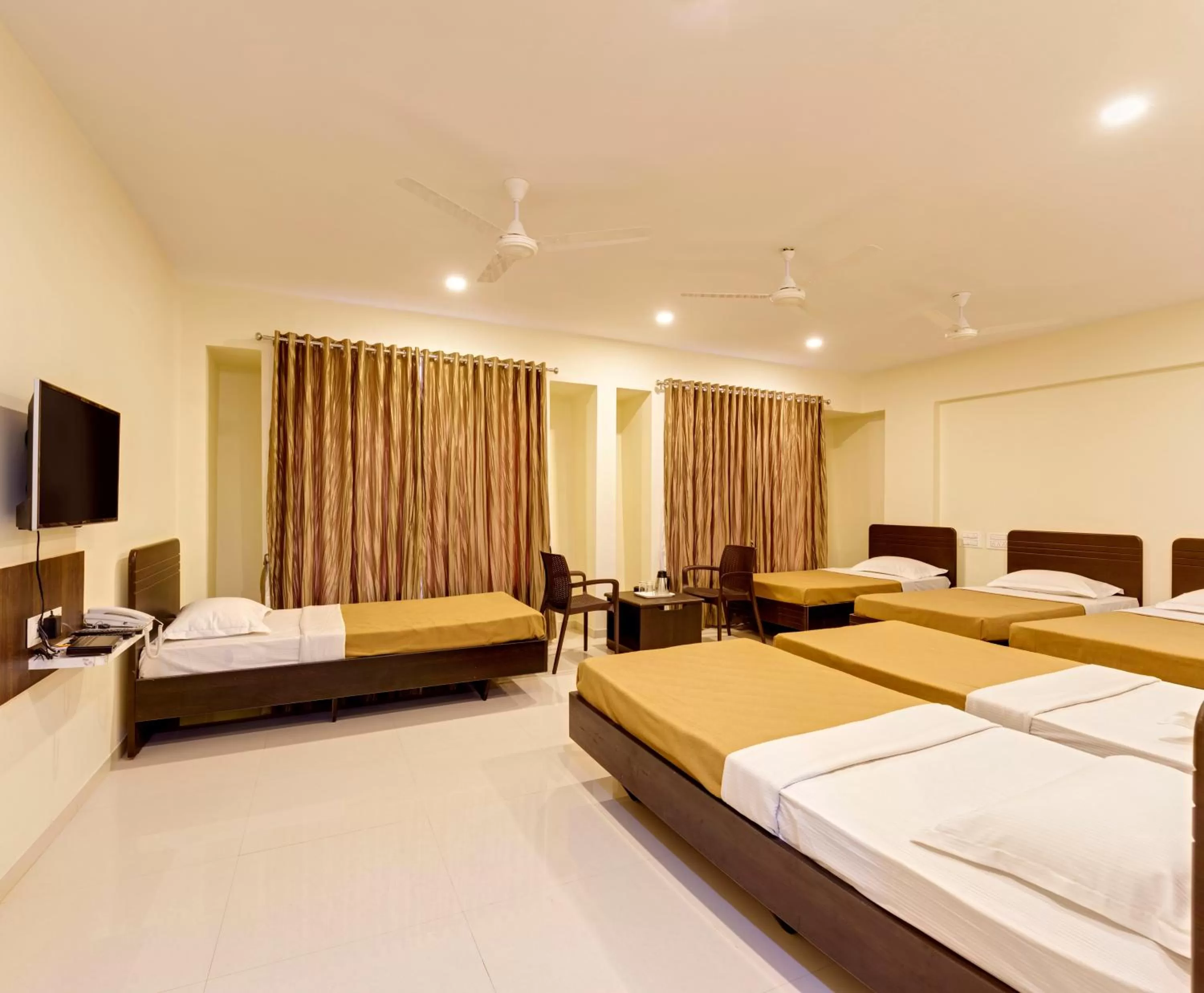 Bedroom in Hotel Galaxy Inn Kolhapur