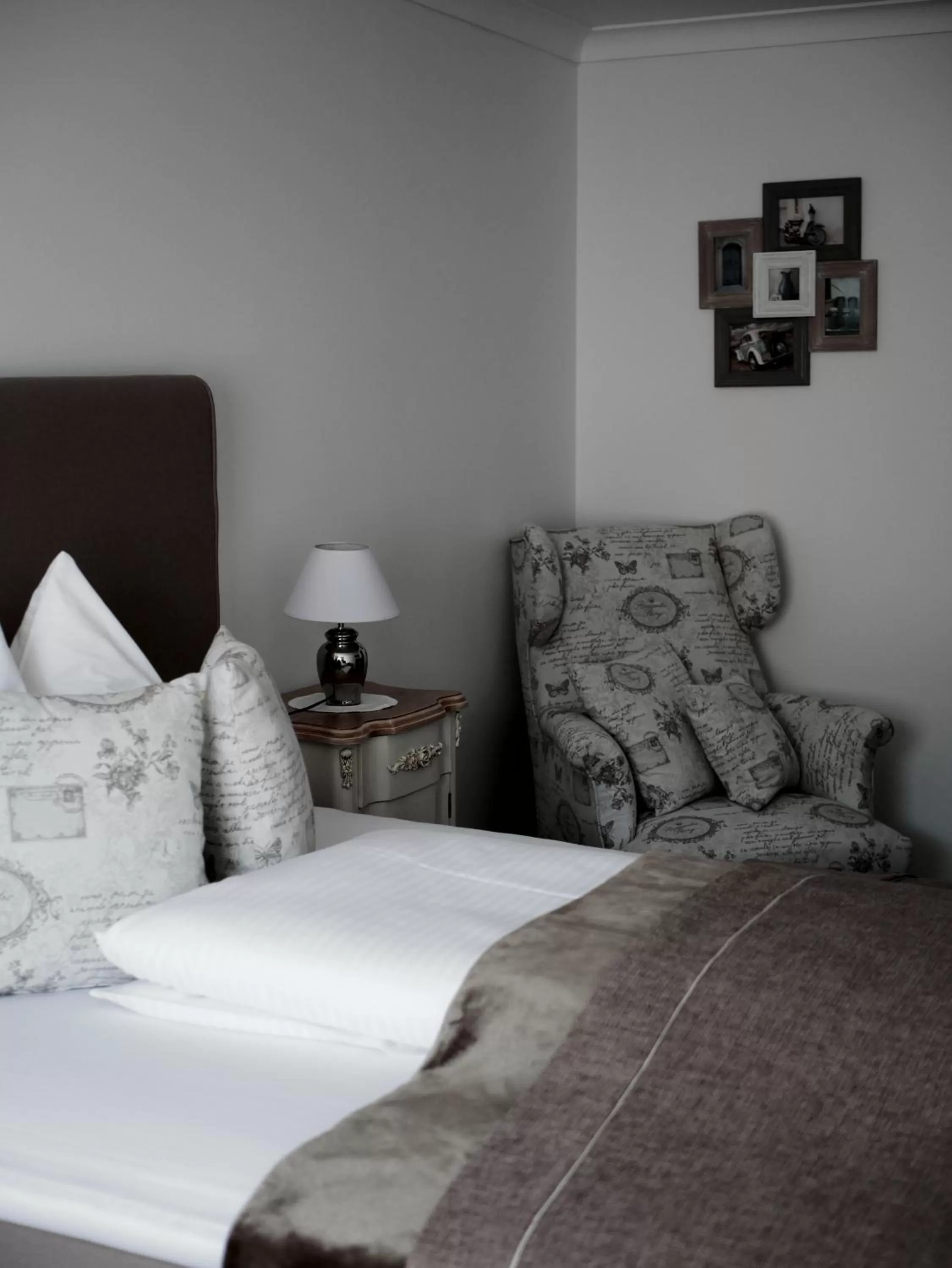 Photo of the whole room, Bed in Gasthof Ginzinger