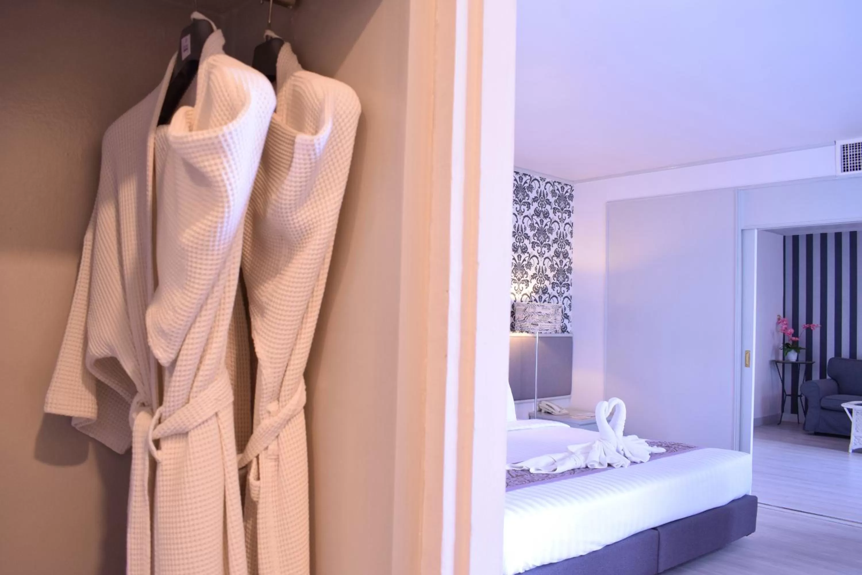 Bed in Trang Hotel Bangkok - SHA Plus