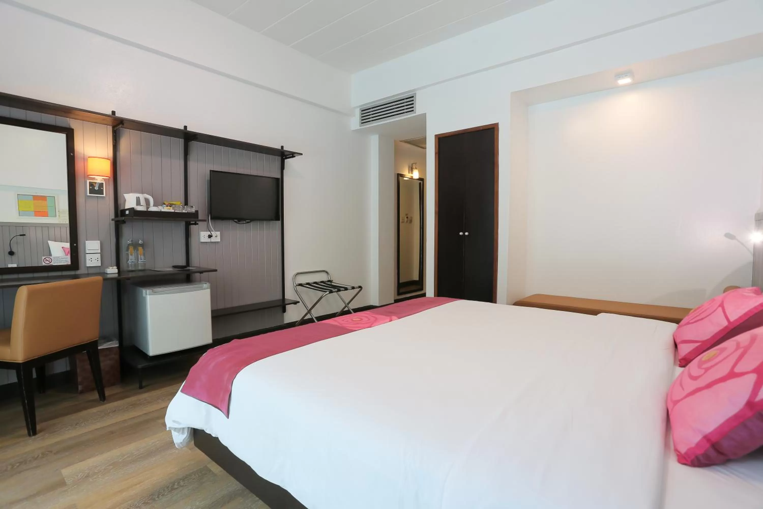 Bedroom, Bed in The Mantrini Chiang Rai