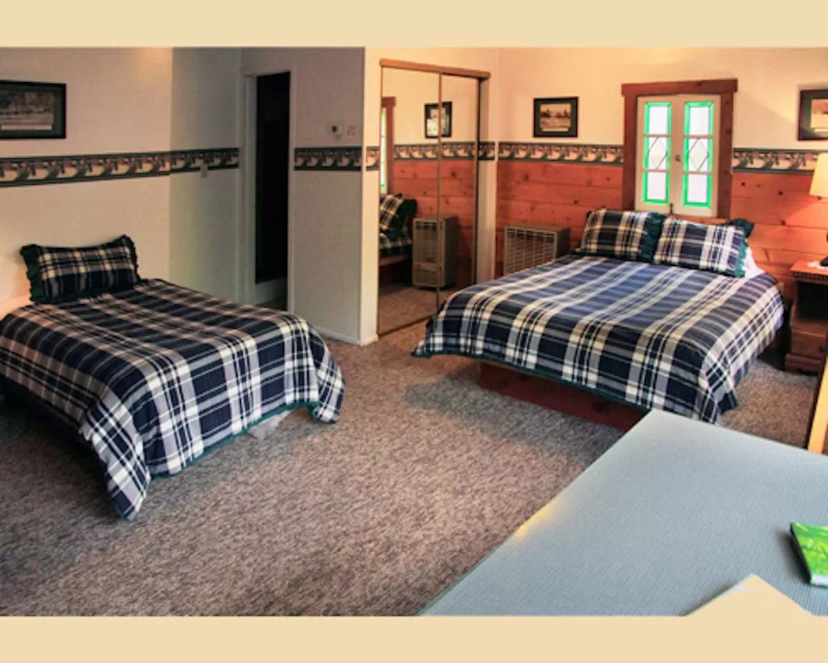 Bed in Silver Pines Lodge