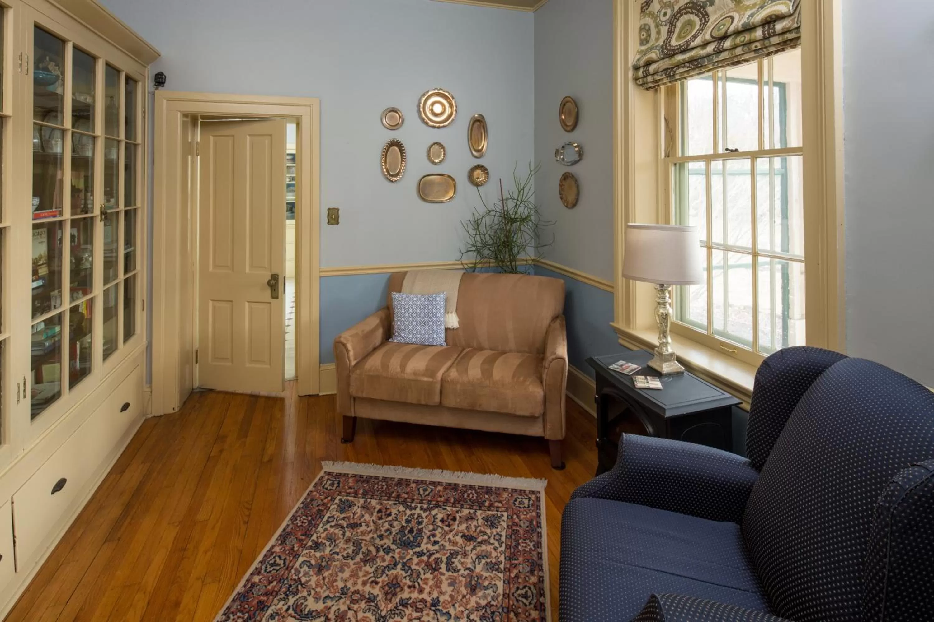 Communal lounge/ TV room in Aldrich Guest House