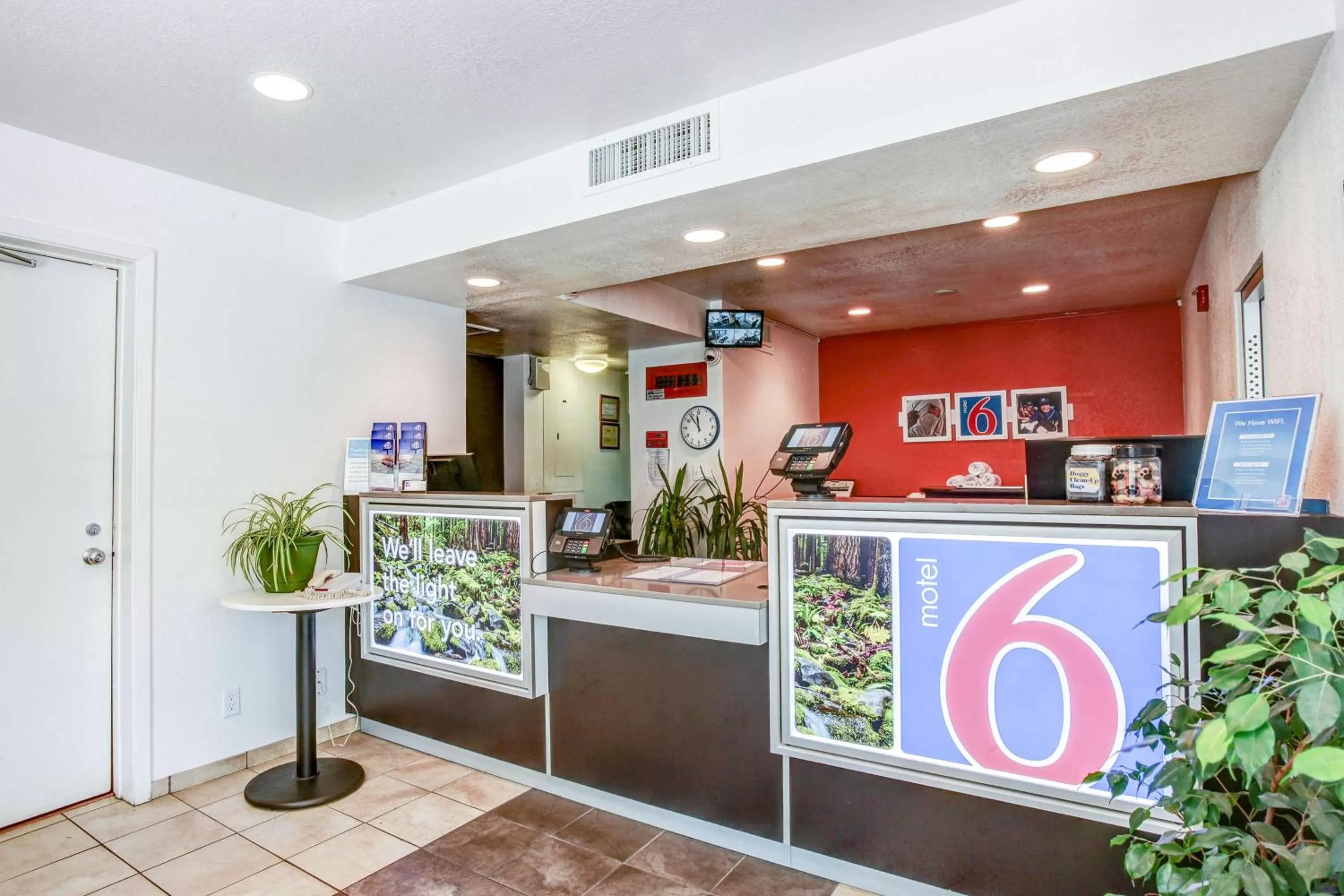 Lobby or reception in Motel 6-Grants Pass, OR