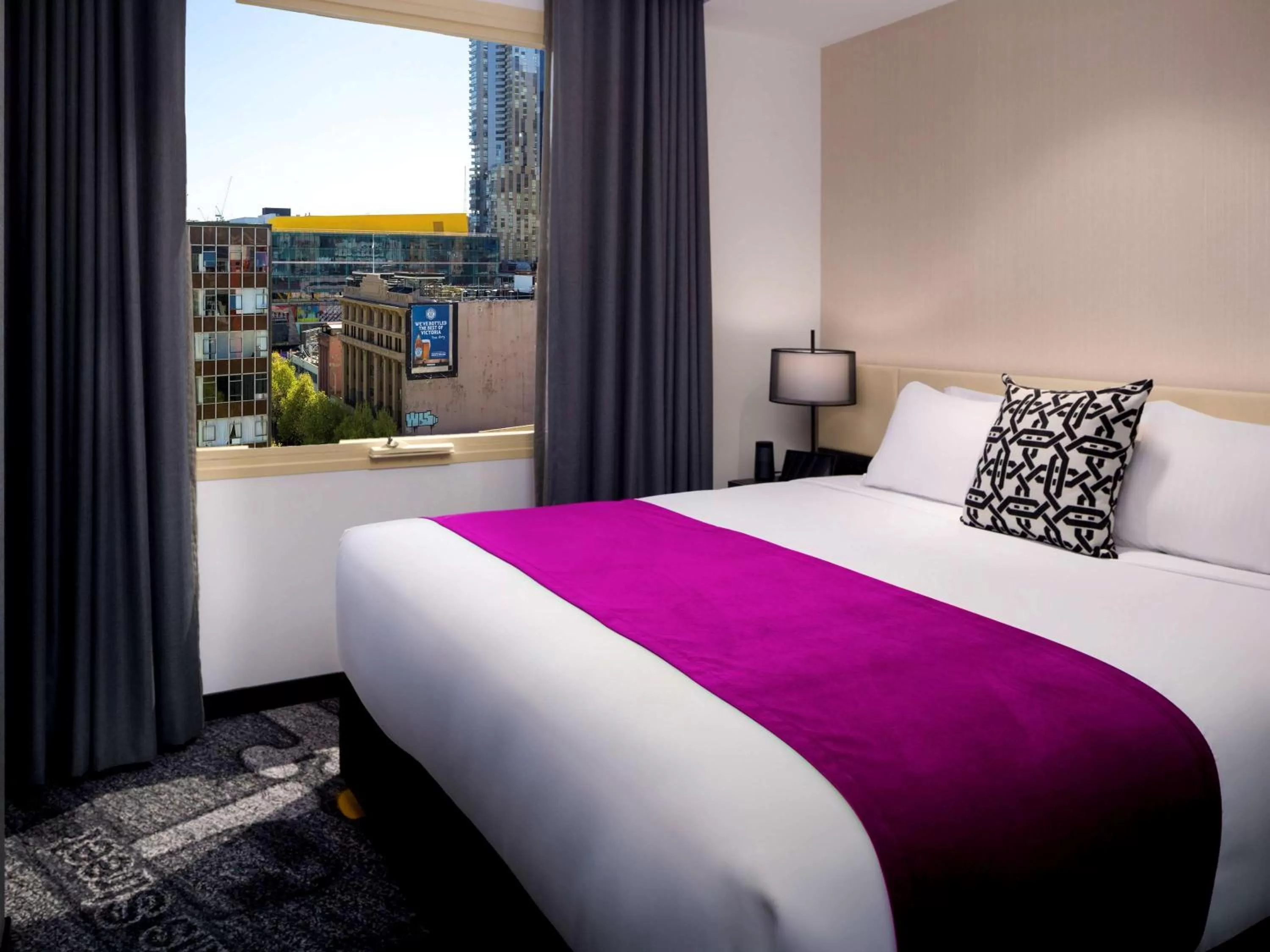 Bed in Pullman Melbourne City Centre