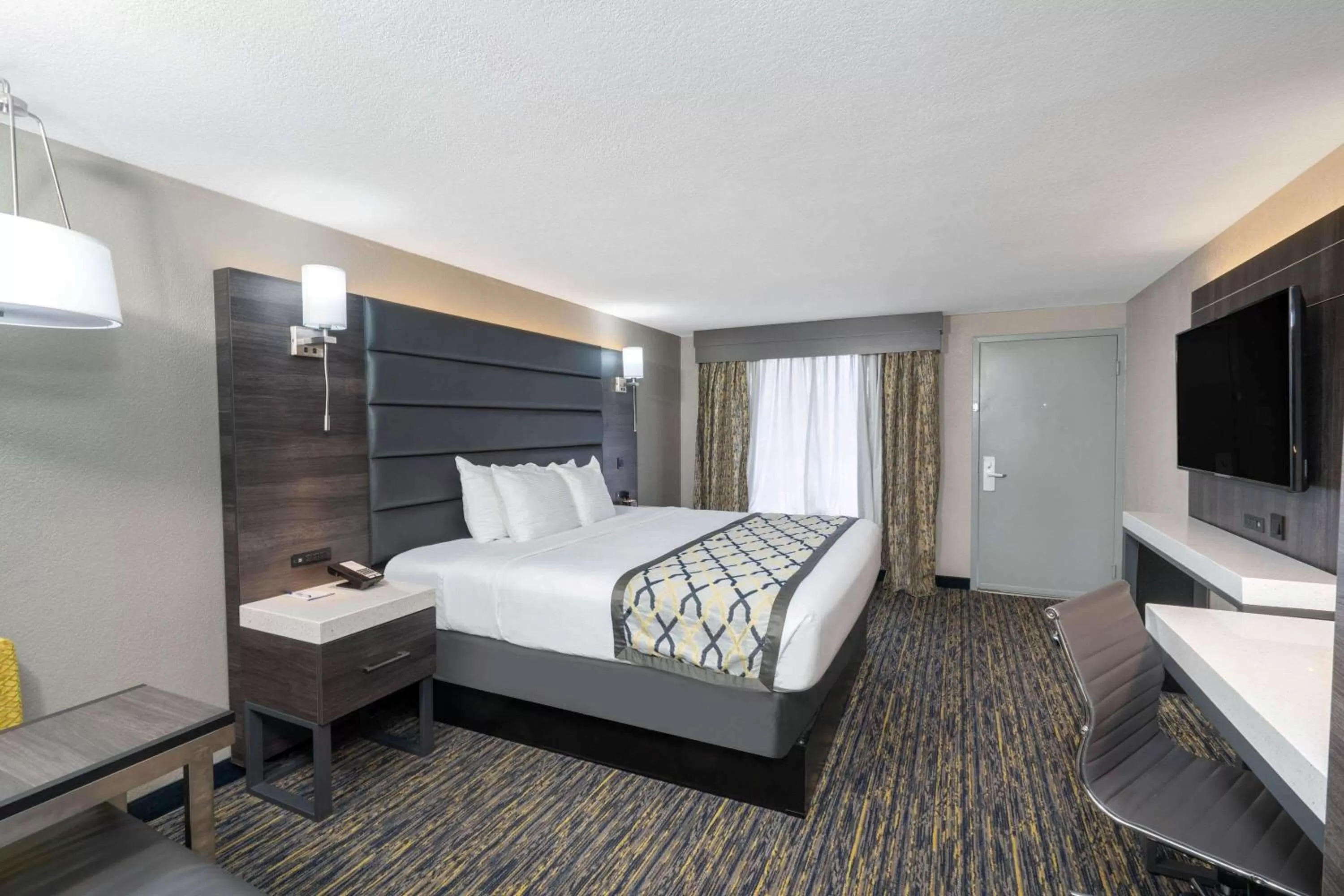 Photo of the whole room, Bed in Baymont by Wyndham Murfreesboro