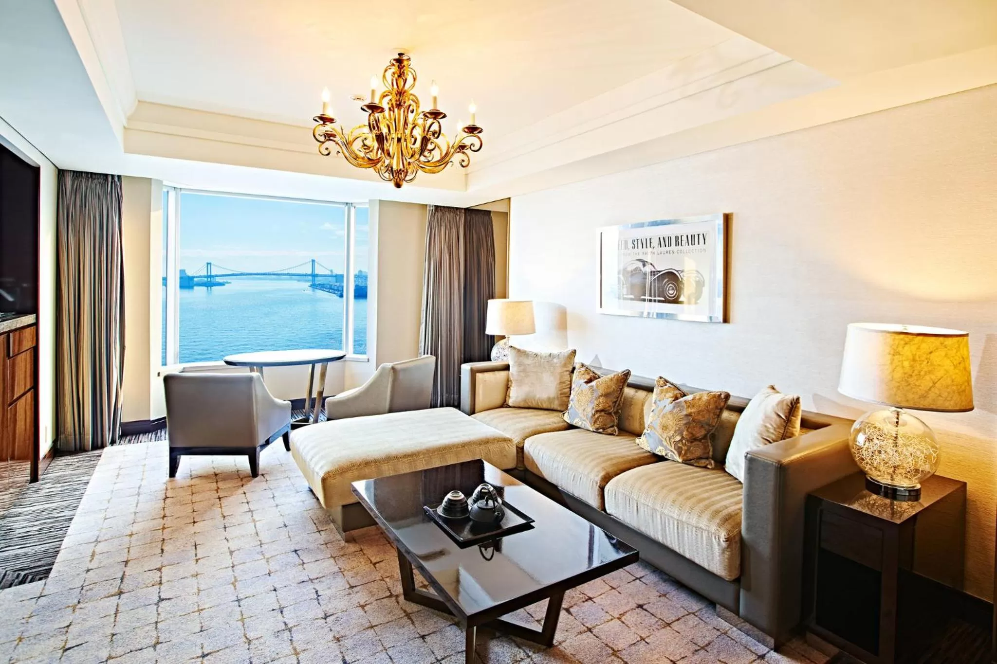 Bedroom in InterContinental Tokyo Bay by IHG