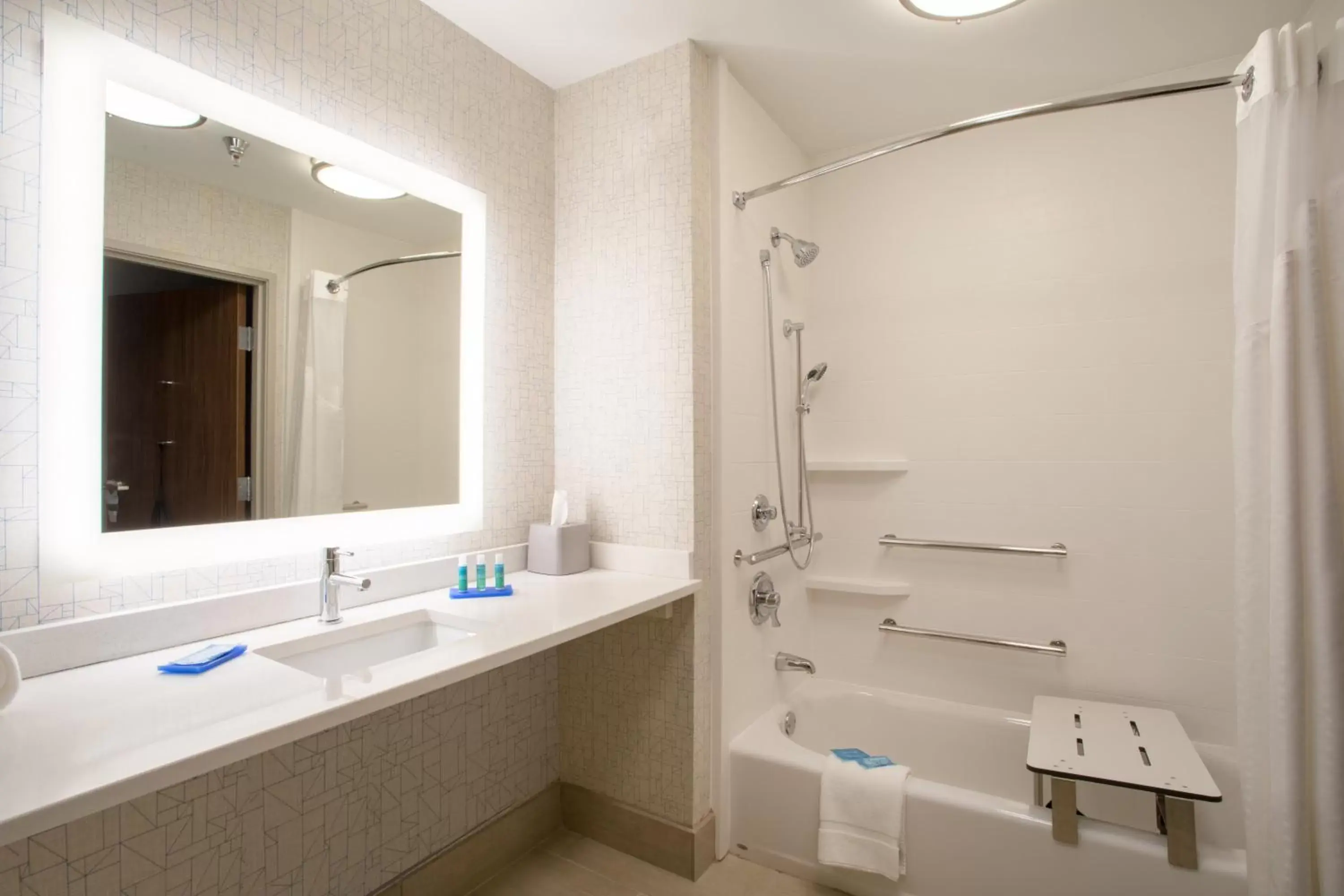 King Suite with Hearing Accessible Tub - Non-Smoking in Holiday Inn Express & Suites Owings Mills-Baltimore Area, an IHG Hotel King Suite with Hearing Accessible Tub - Non-Smoking in Holiday Inn Express & Suites Owings Mills-Baltimore Area, an IHG Hotel