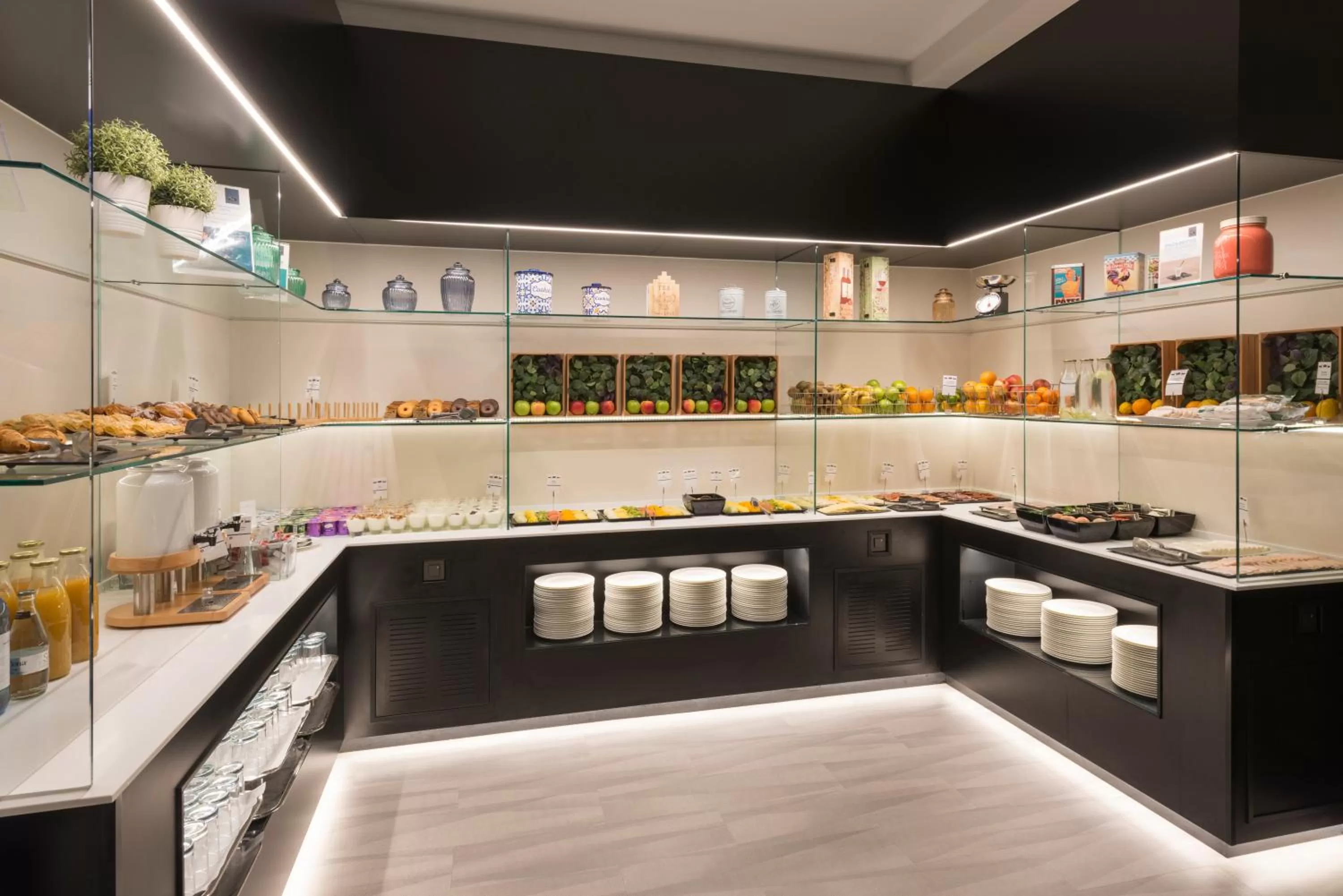 Buffet breakfast in Elba Madrid Alcalá