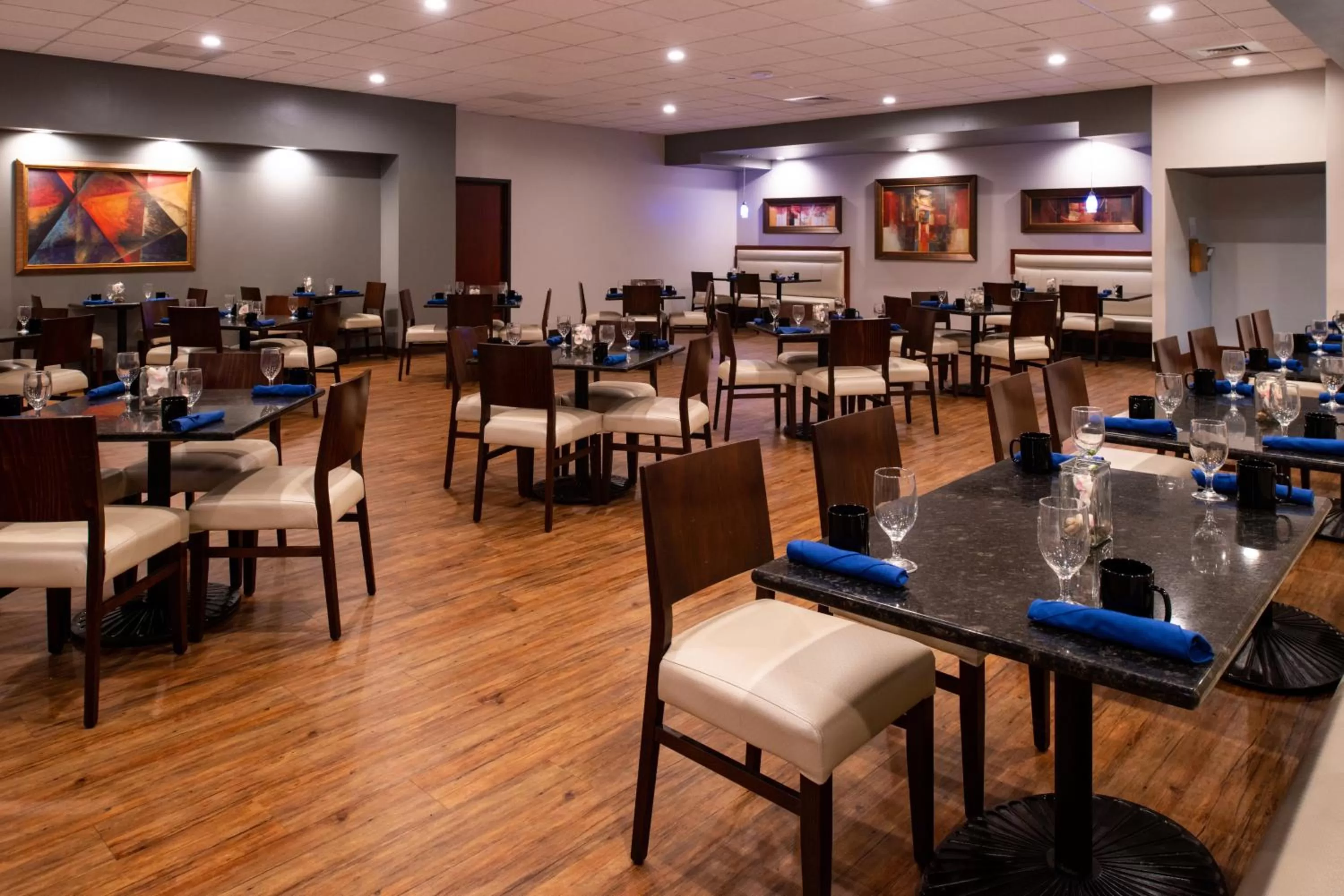Restaurant/places to eat in Holiday Inn Hotel and Suites Beaumont-Plaza I-10 & Walden by IHG