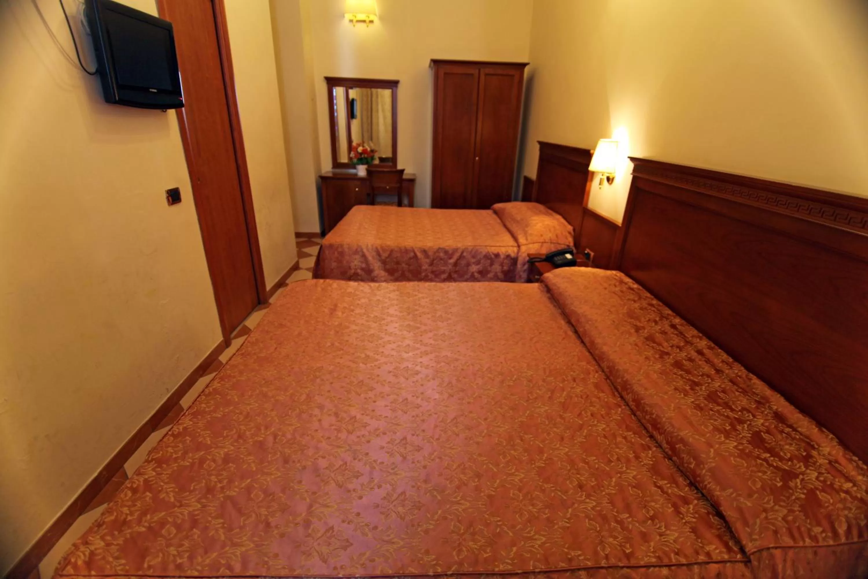 Photo of the whole room, Bed in Hotel Hollywood