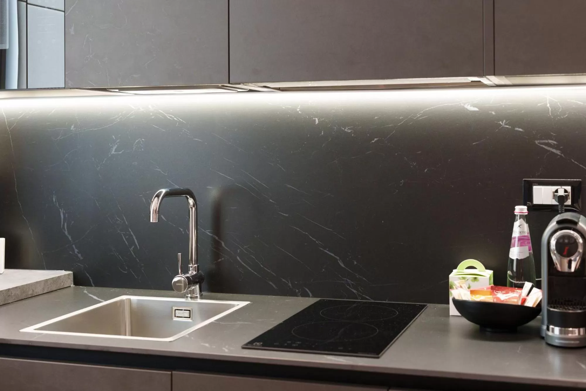 Coffee/tea facilities in Vi Suites