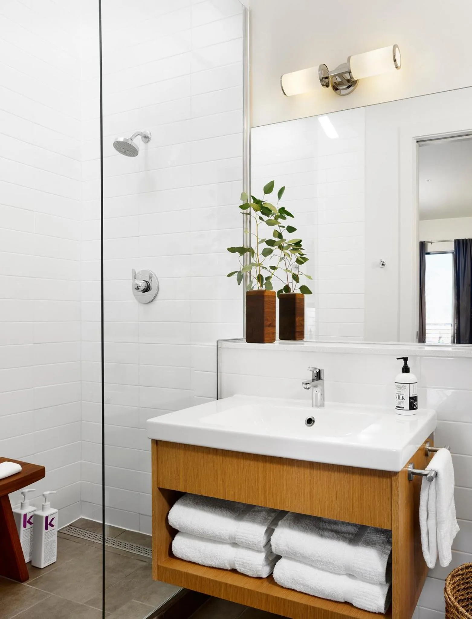 Bathroom in Heywood Hotel