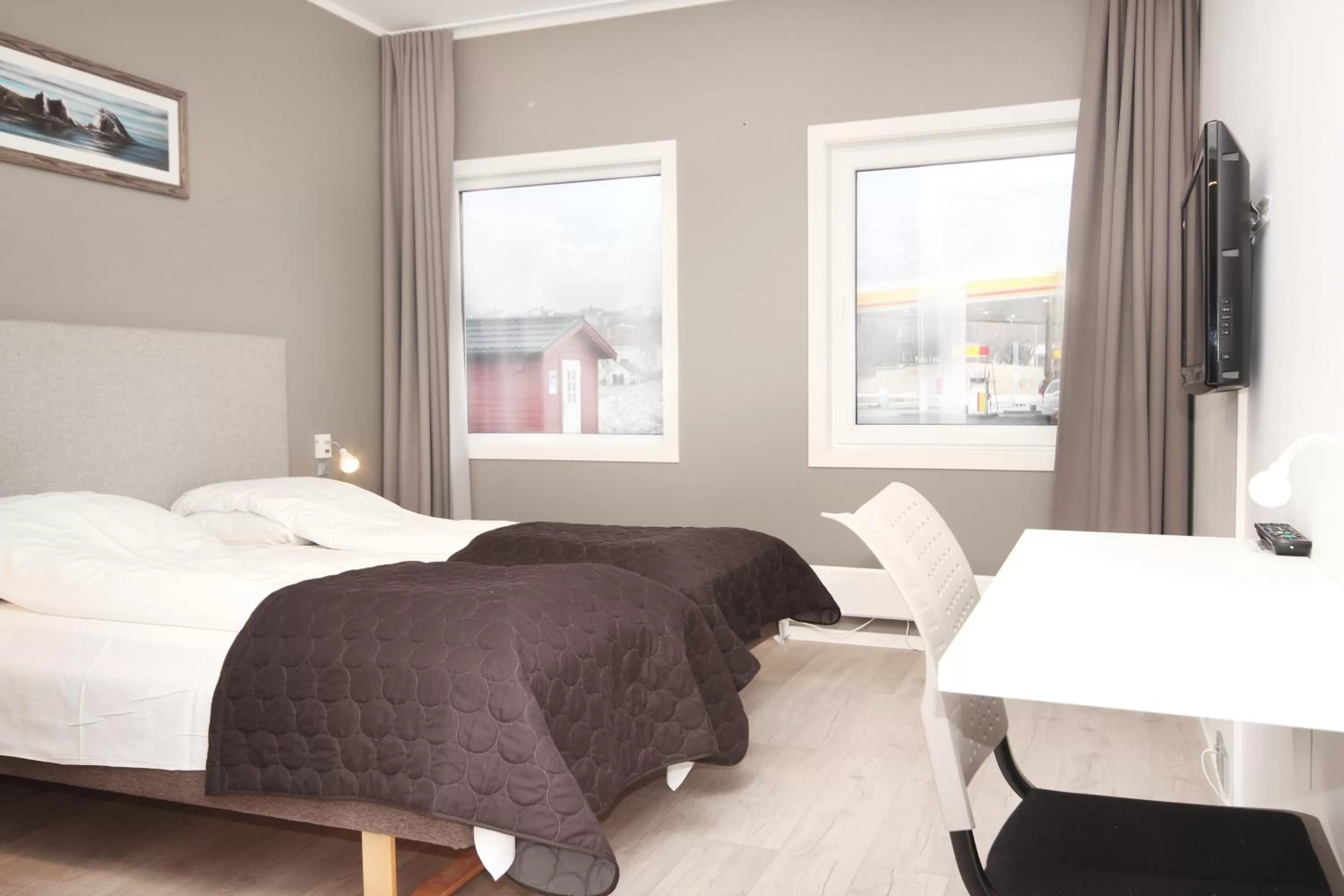 Bedroom in Napoli Resturant & Hotell AS