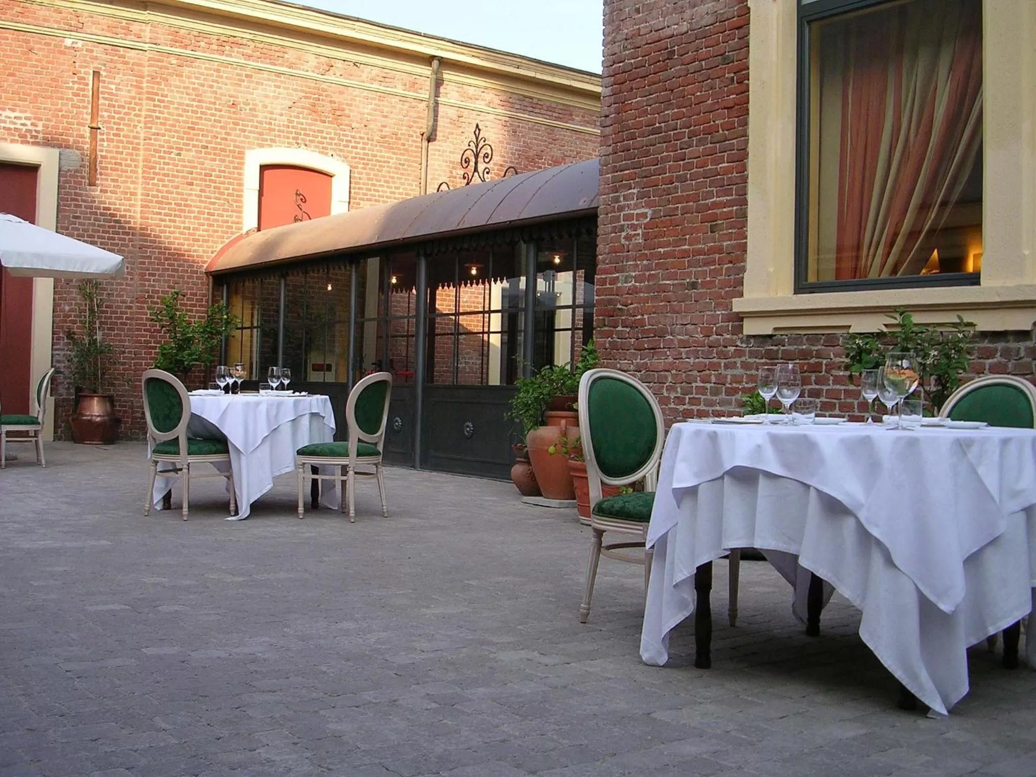 Restaurant/Places to Eat in Hotel Candiani