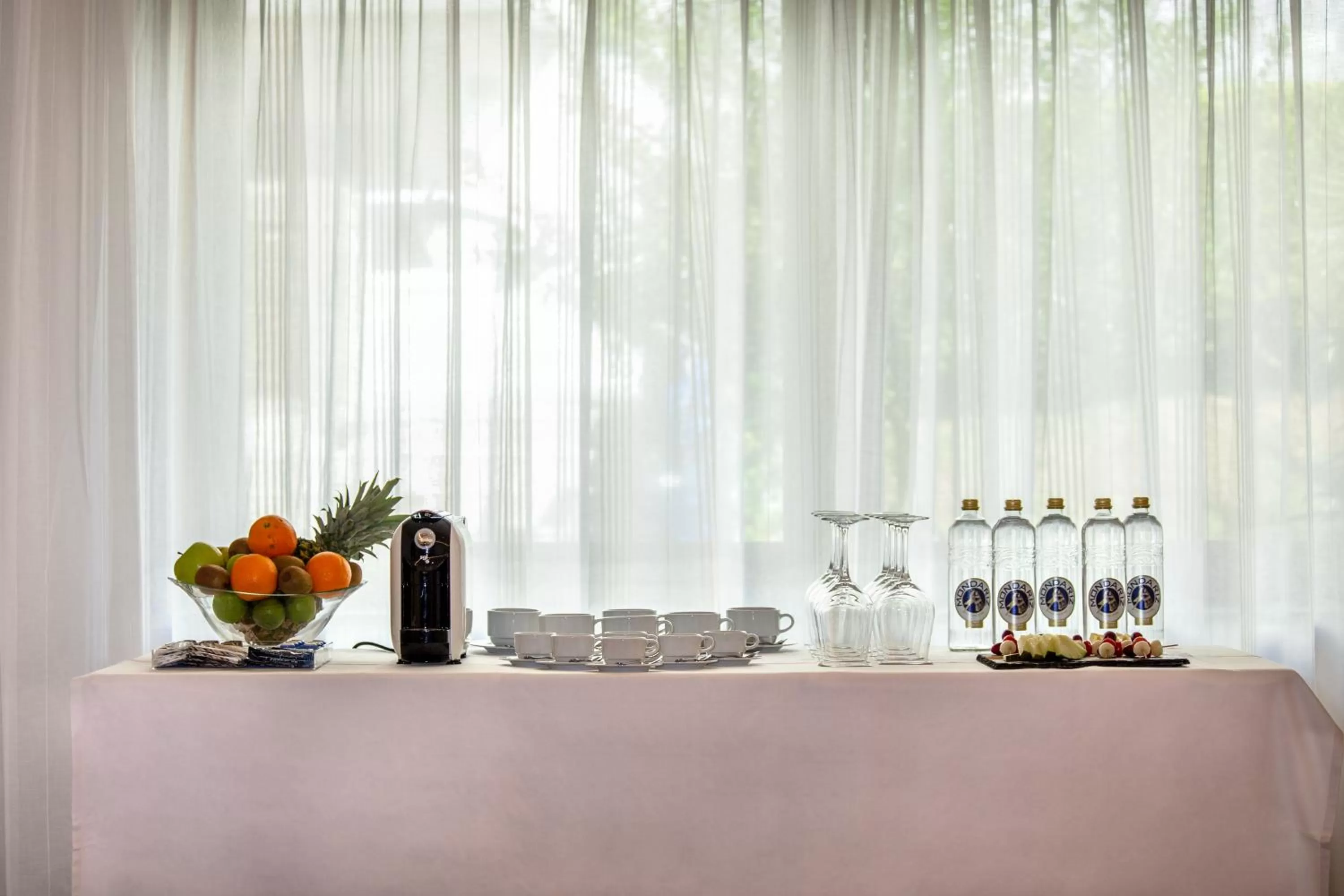 Coffee/tea facilities in Eurostars Gran Hotel Lugo