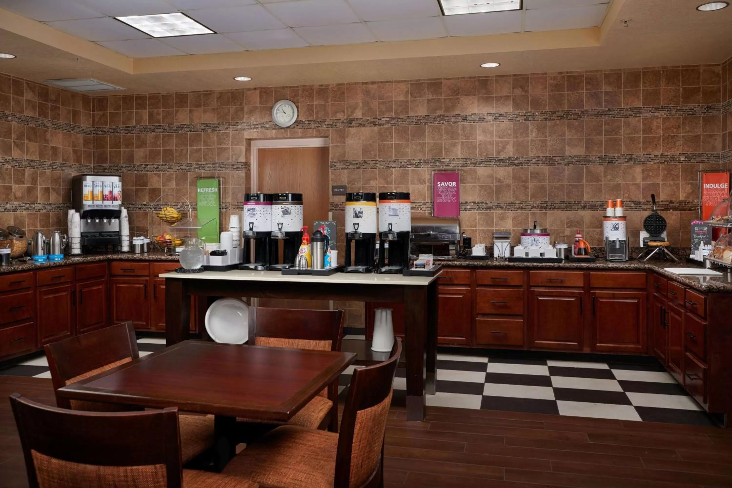 Restaurant/places to eat in Hampton Inn Glendale-Peoria