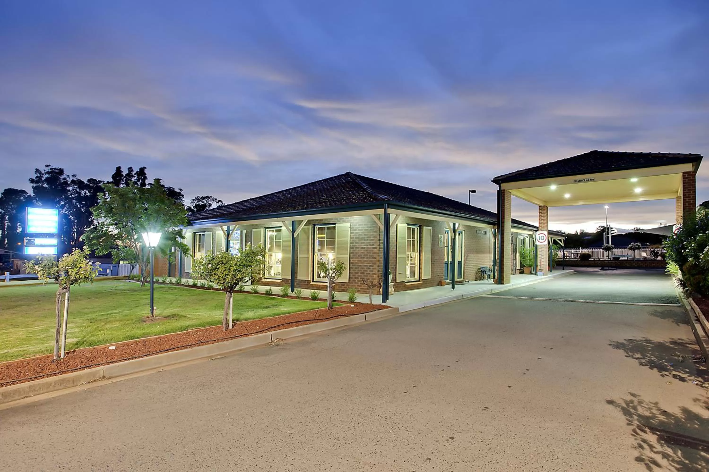 Property building in Bushman's Motor Inn