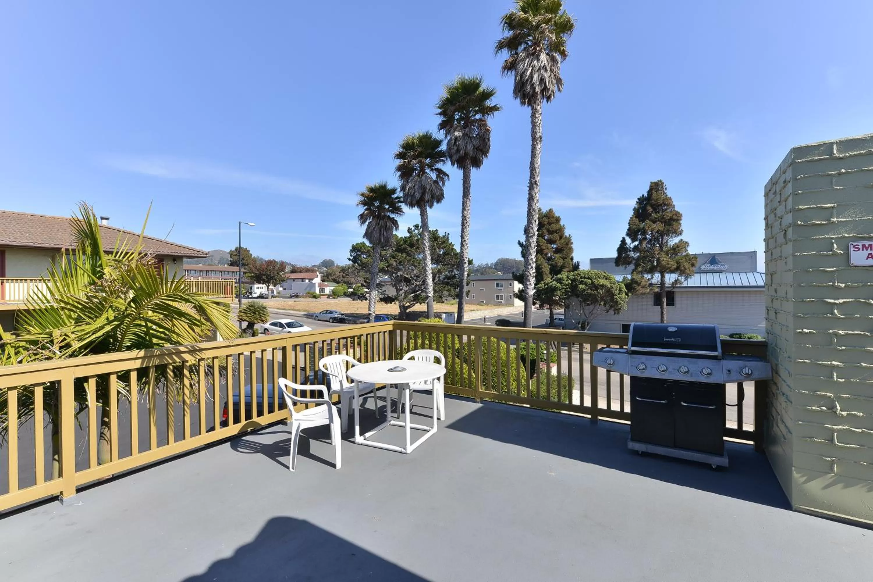 Balcony/Terrace in Bay View Inn - Morro Bay