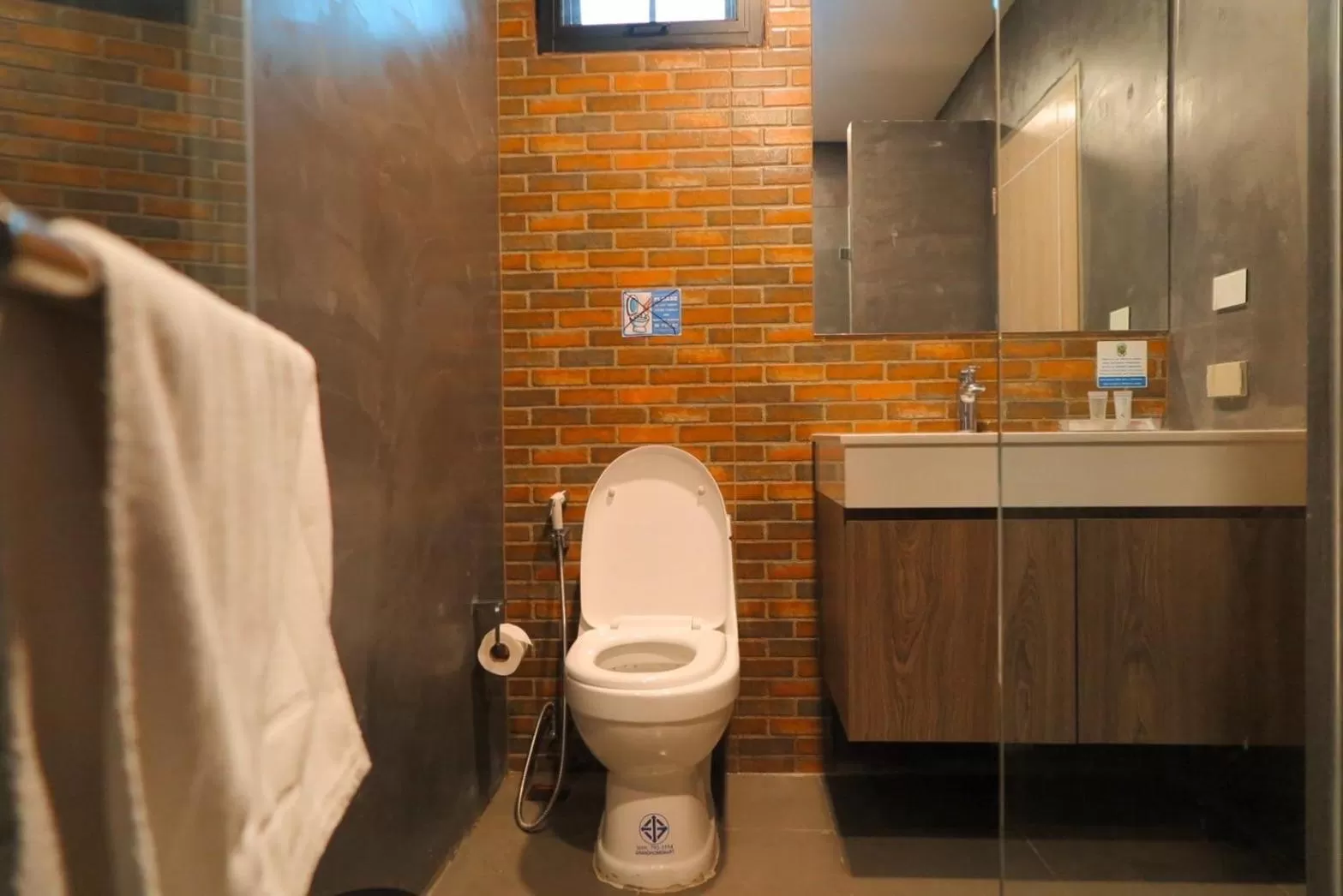 Bathroom in V20 Boutique Jacuzzi Hotel