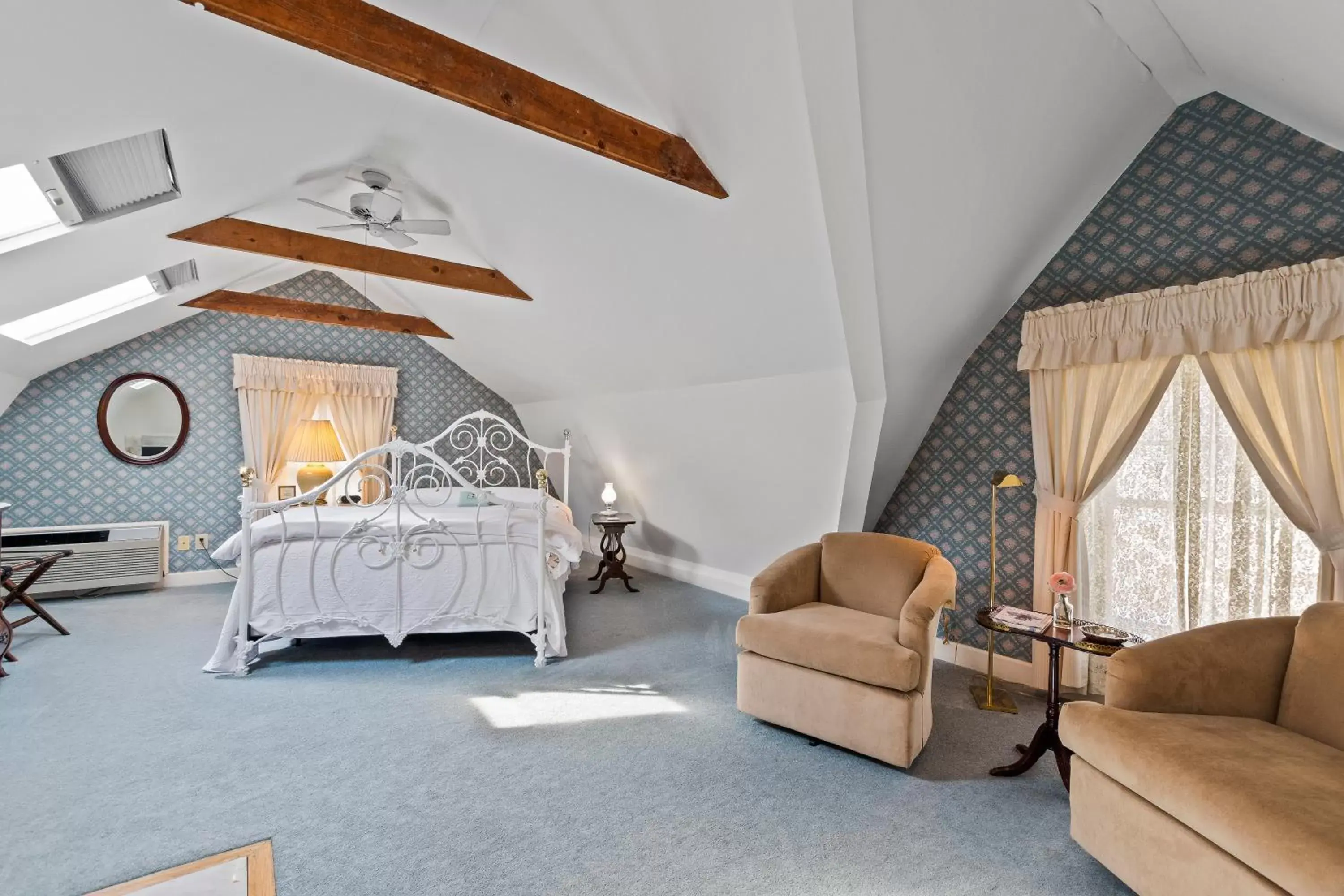 Deluxe Queen Room in South Shire Deluxe Queen Room in South Shire