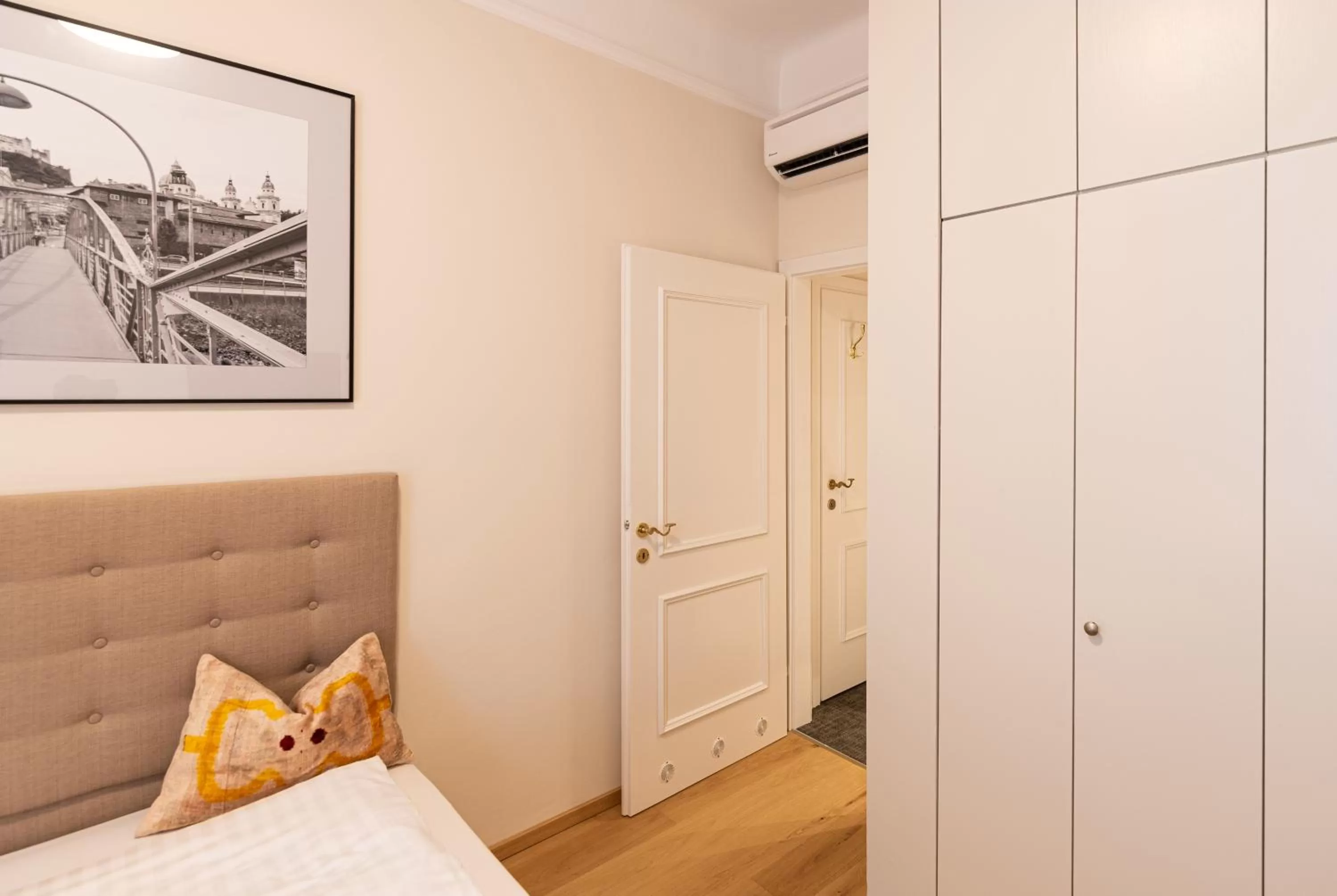 Bedroom, Bed in Altstadthotel Wolf-Dietrich