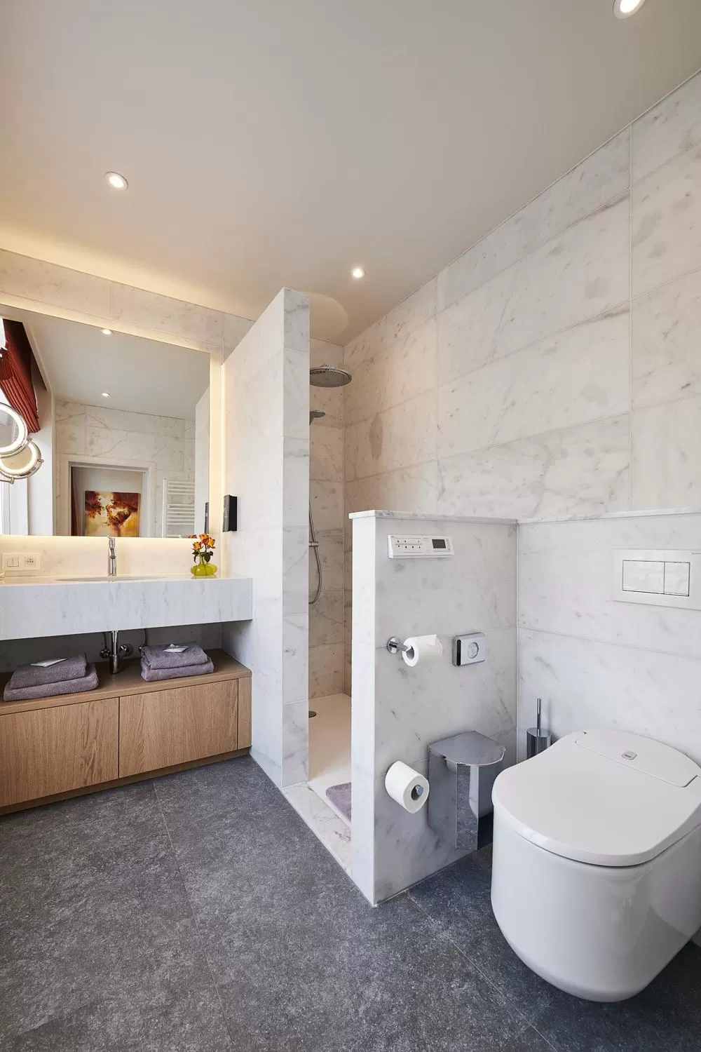 Shower in Hotel Royal Astrid